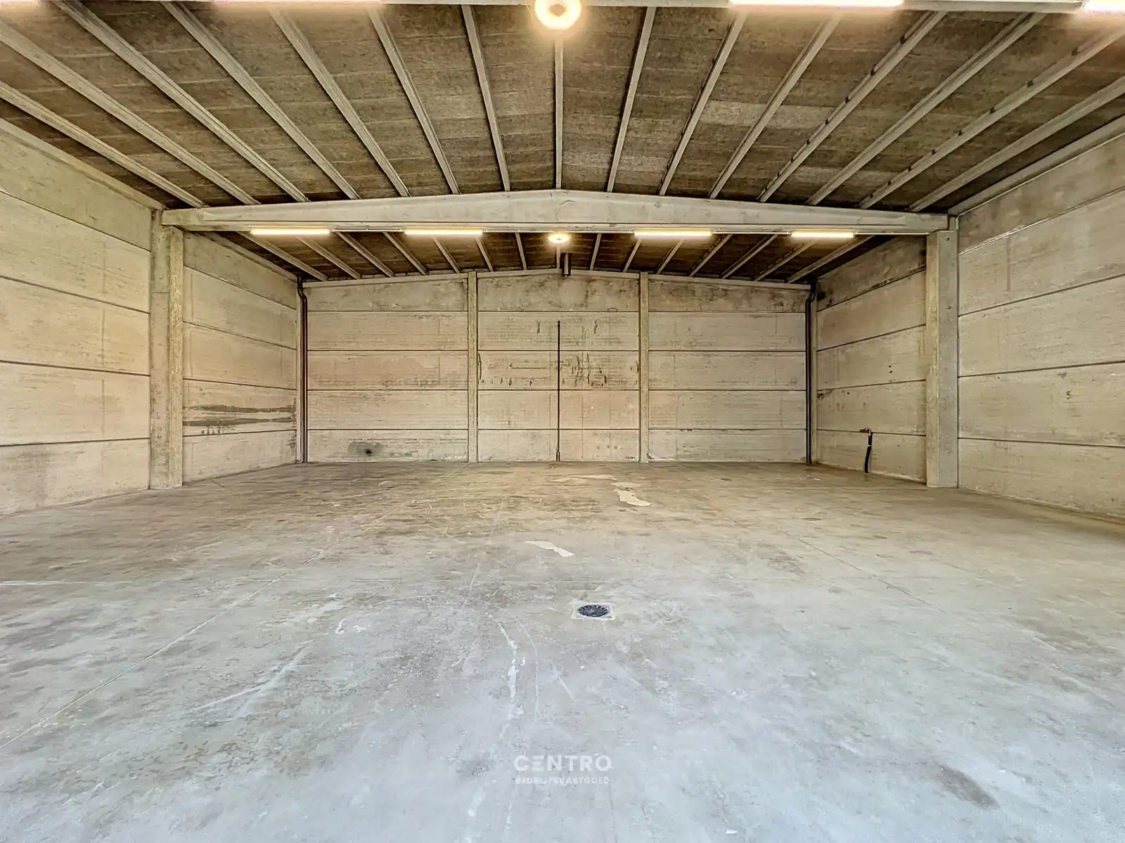 Instapklaar bedrijfspand (±345 m²) met magazijn, kantoor én 4 verhuurbare opslagunits, 1 garage en ruime parking op 603 m²  te INGELMUNSTER! foto 9