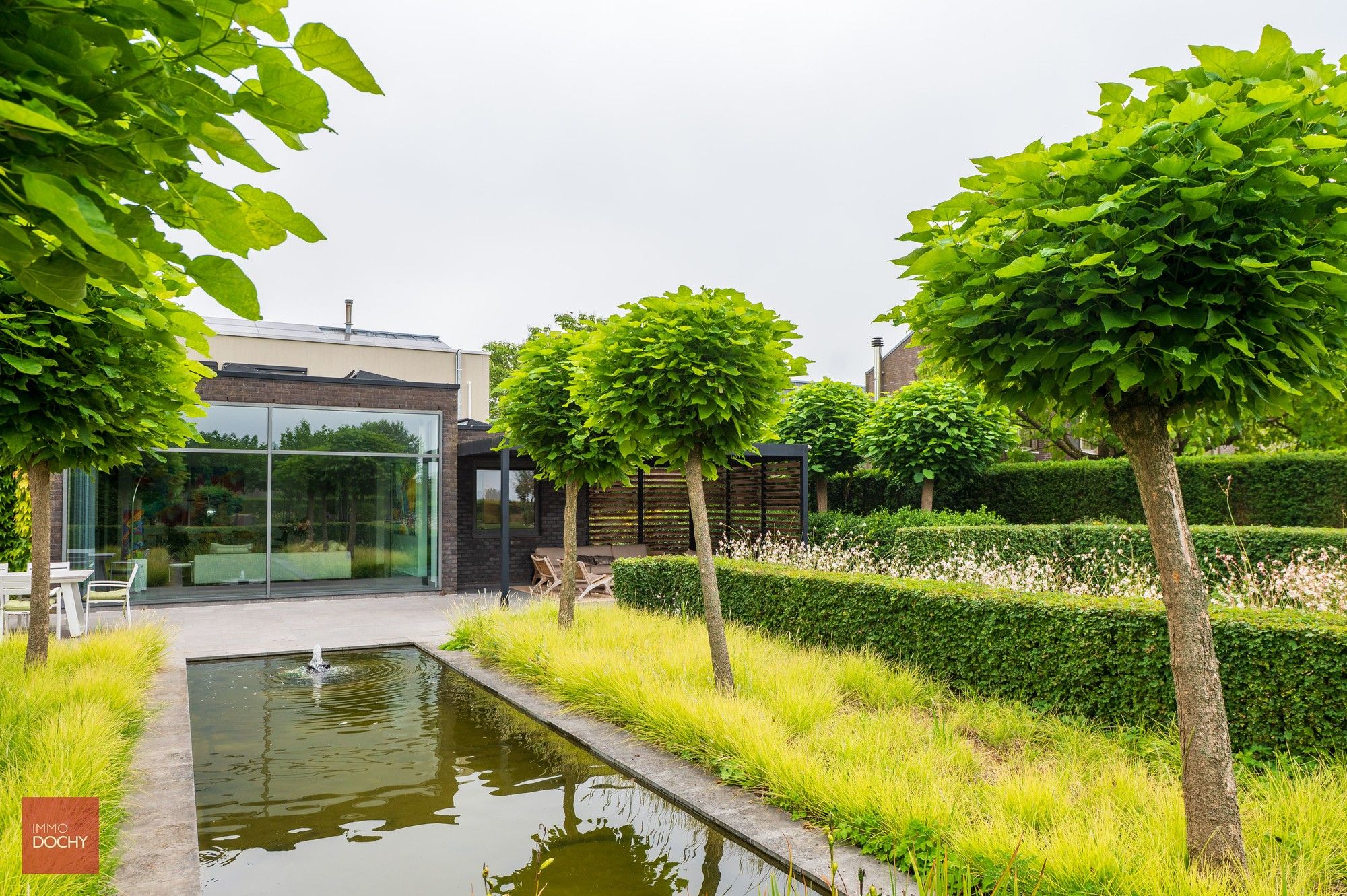 Afgeschermd van het dorpszicht tijdloze ruime VILLA met landelijk verzicht | Durmstraat foto 21