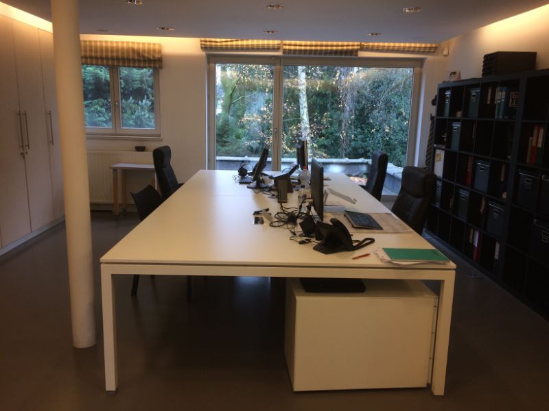 Ruime eigendom met veel ruimte , veel mogelijkheden, instap-klaar! foto 4