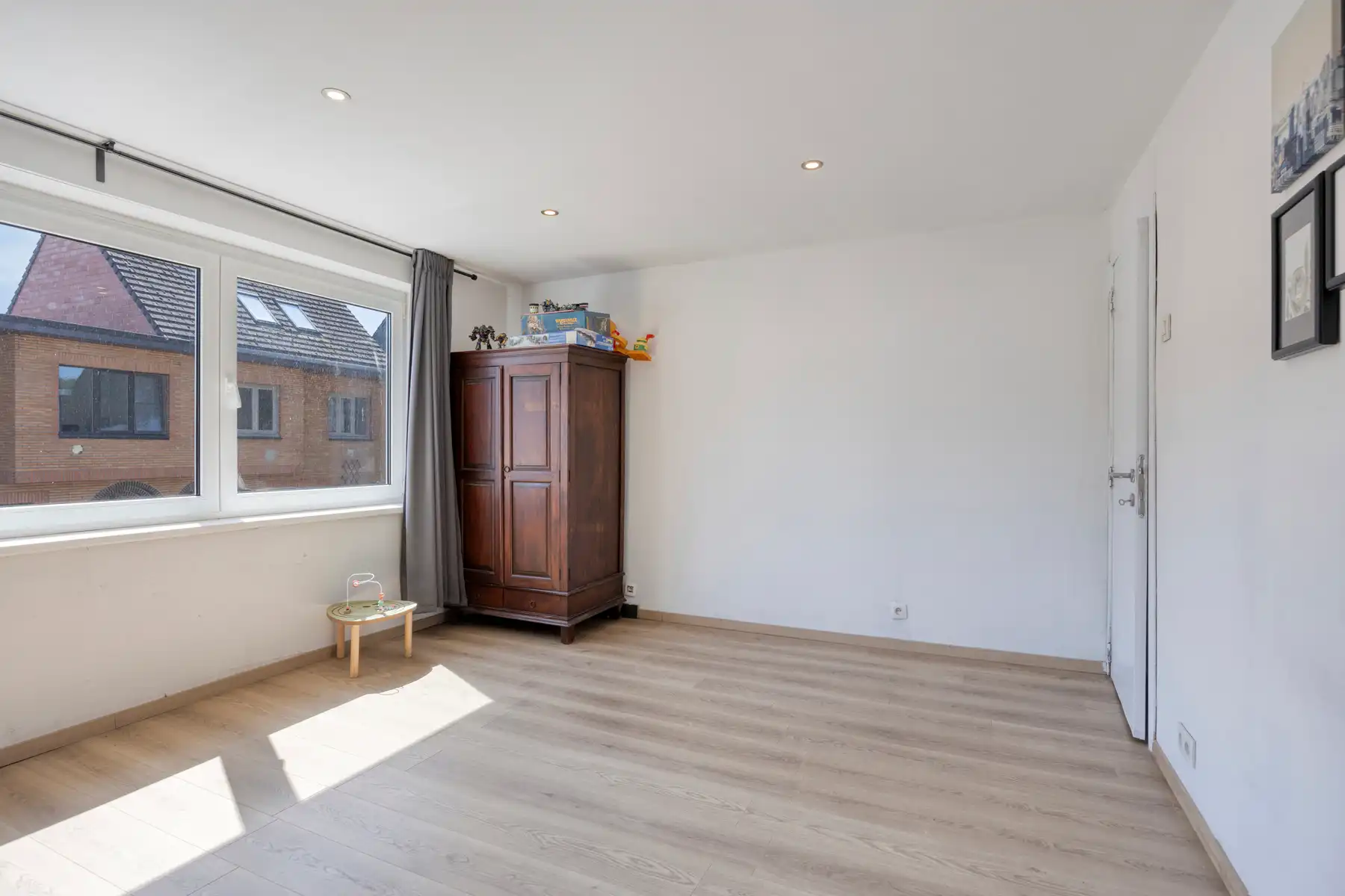 Veelzijdige halfopen bebouwing met woonstudio in de tuin foto 16