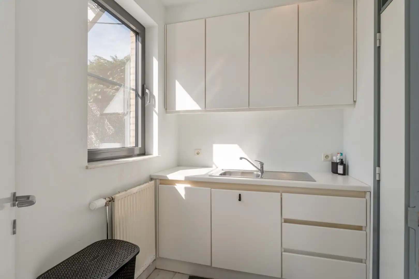 Zeer ruime, goed afgewerkte woning met diverse mogelijkheden nabij het centrum van Maaseik! foto 27