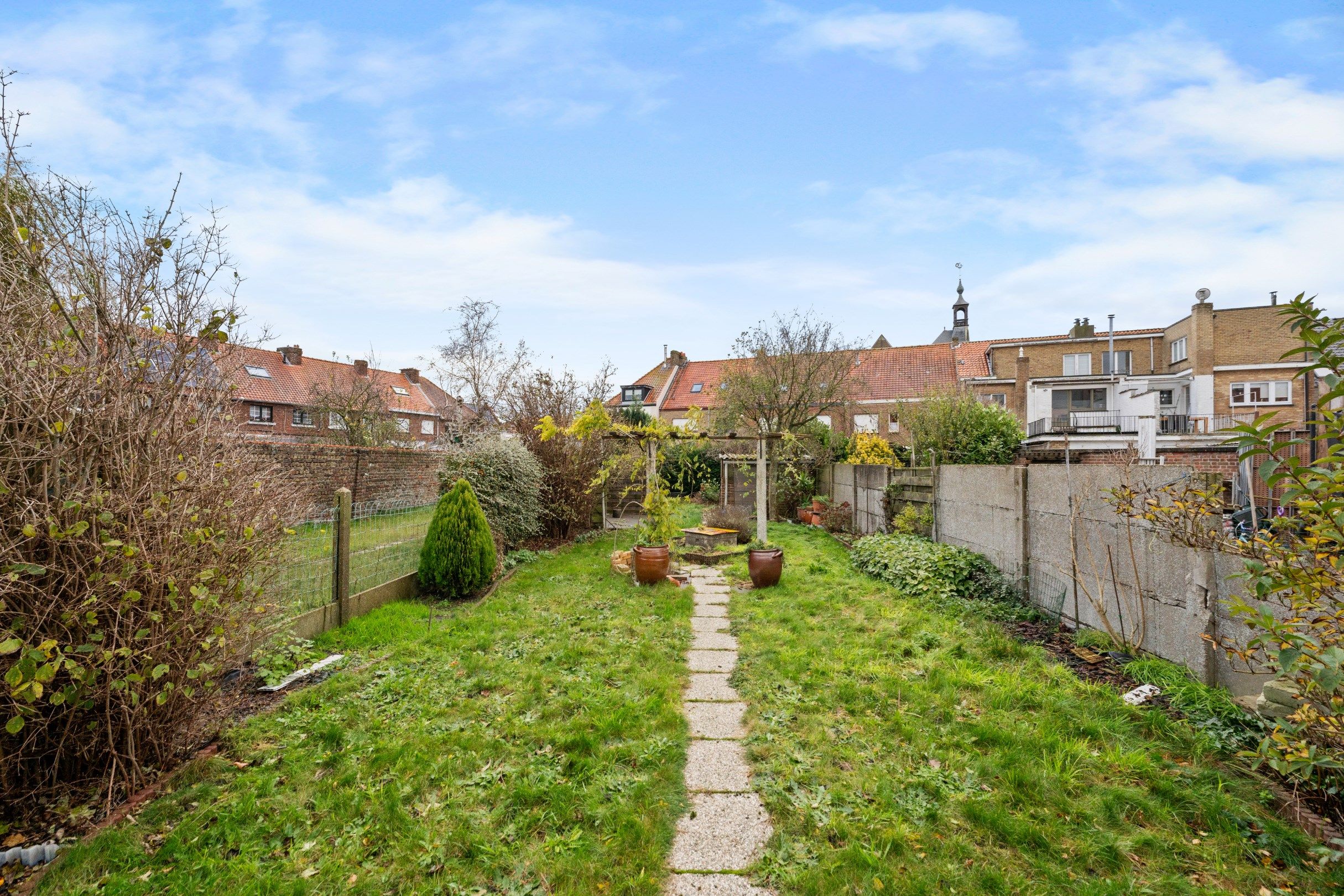 Groot huis met 6 slaapkamers, garage & tuin te Zeebrugge foto 2