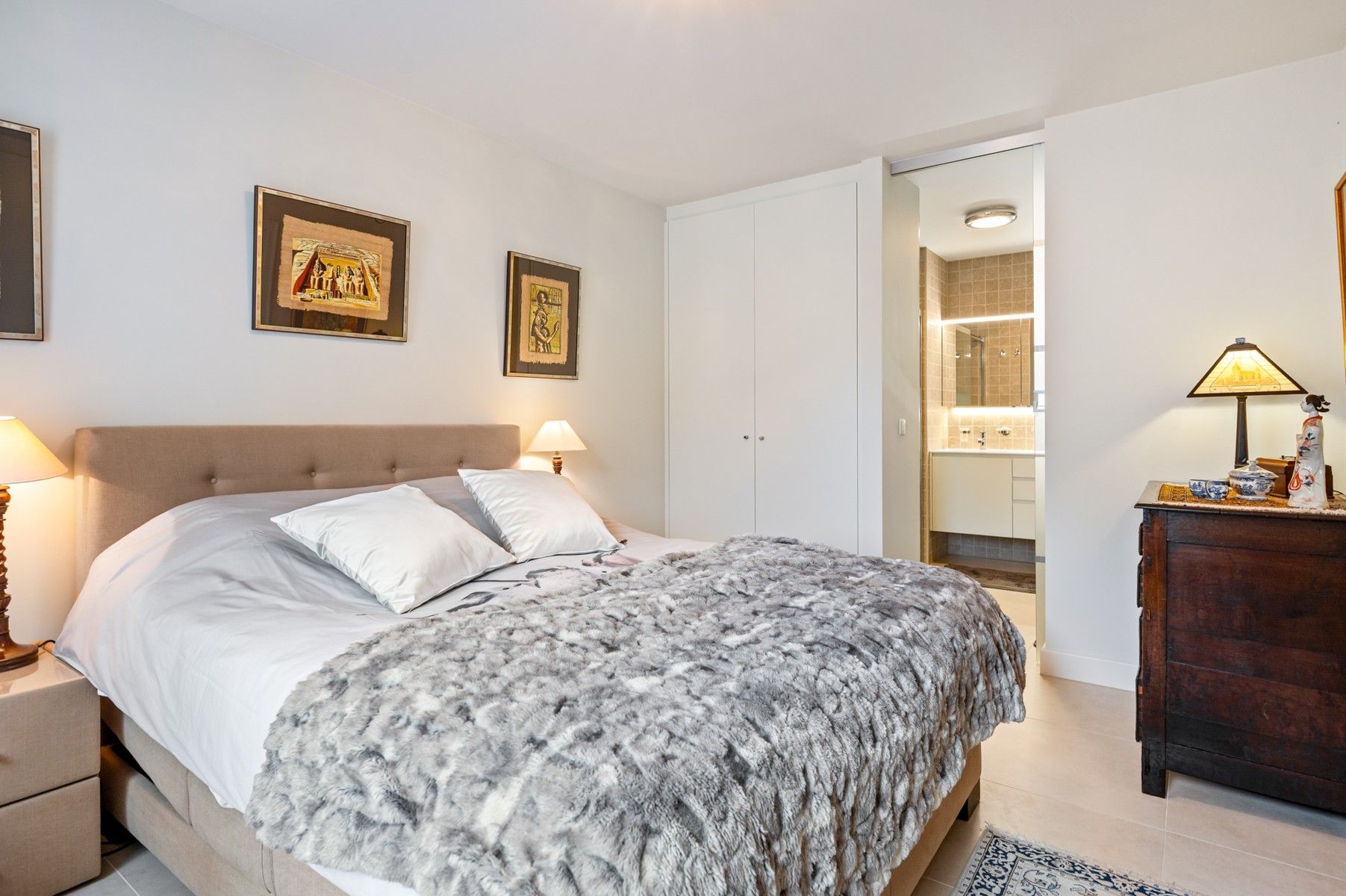 Recent appartement met terras, 2 slaapkamers en bureauruimte foto 18
