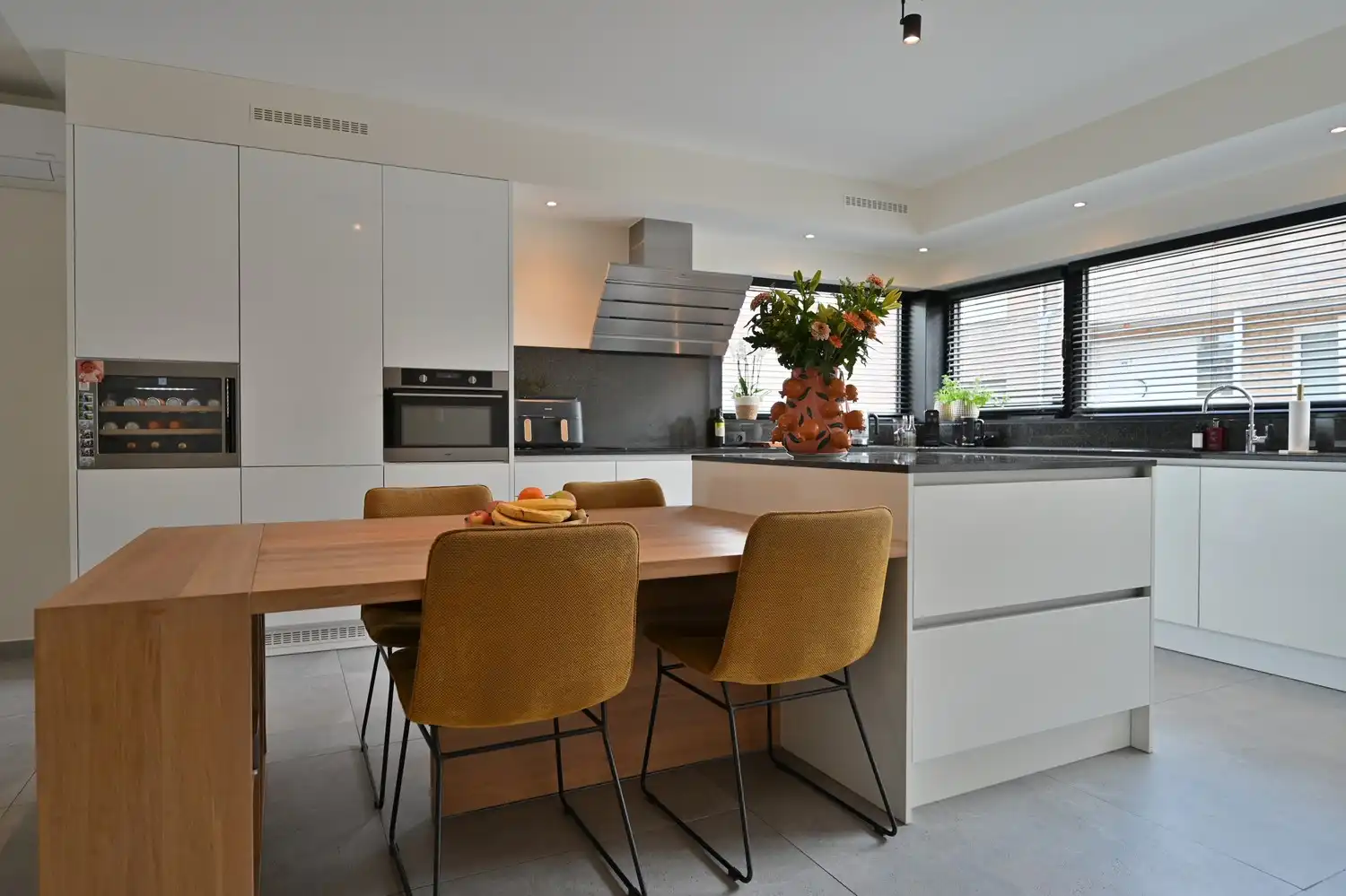 Exclusief wonen in alle rust, op wandelafstand van de Maas, met 3 slaapkamers, zonnig terras en een uitstekende ligging nabij Maastricht foto 7