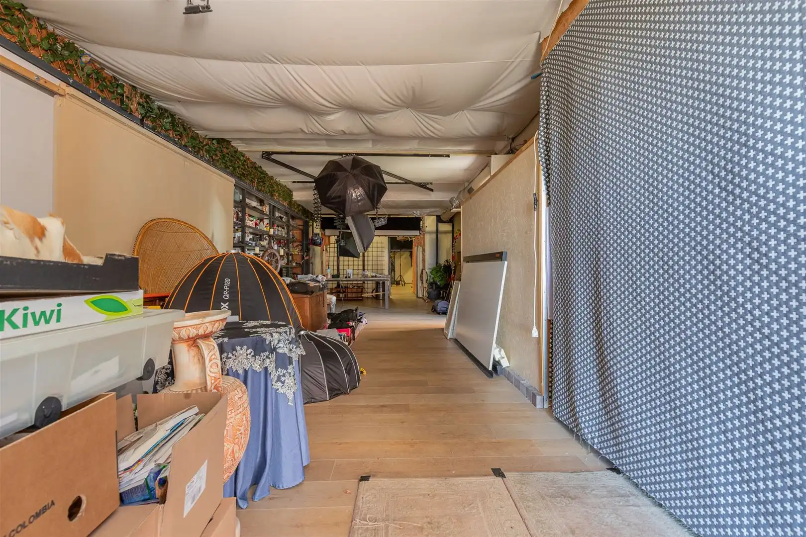 Karaktervolle villa met bijgebouw en ruime parking foto 21