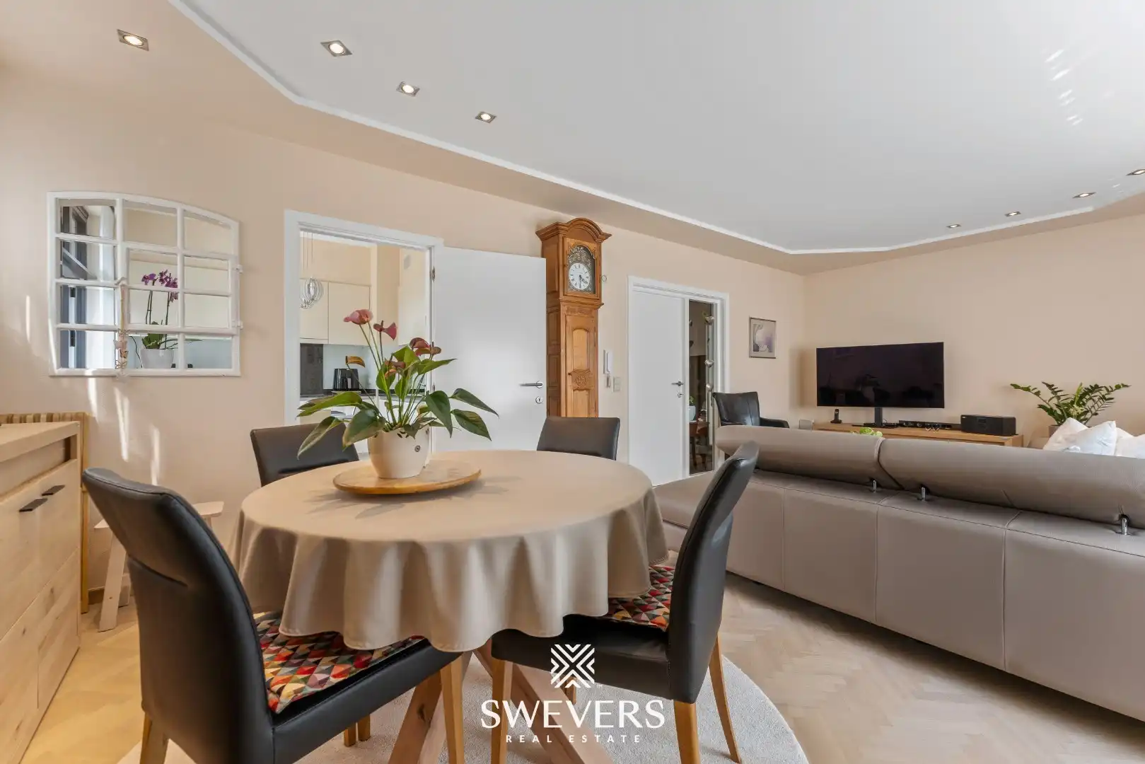 Gelijkvloers, ruim appartement met grote tuin te Koersel foto 7