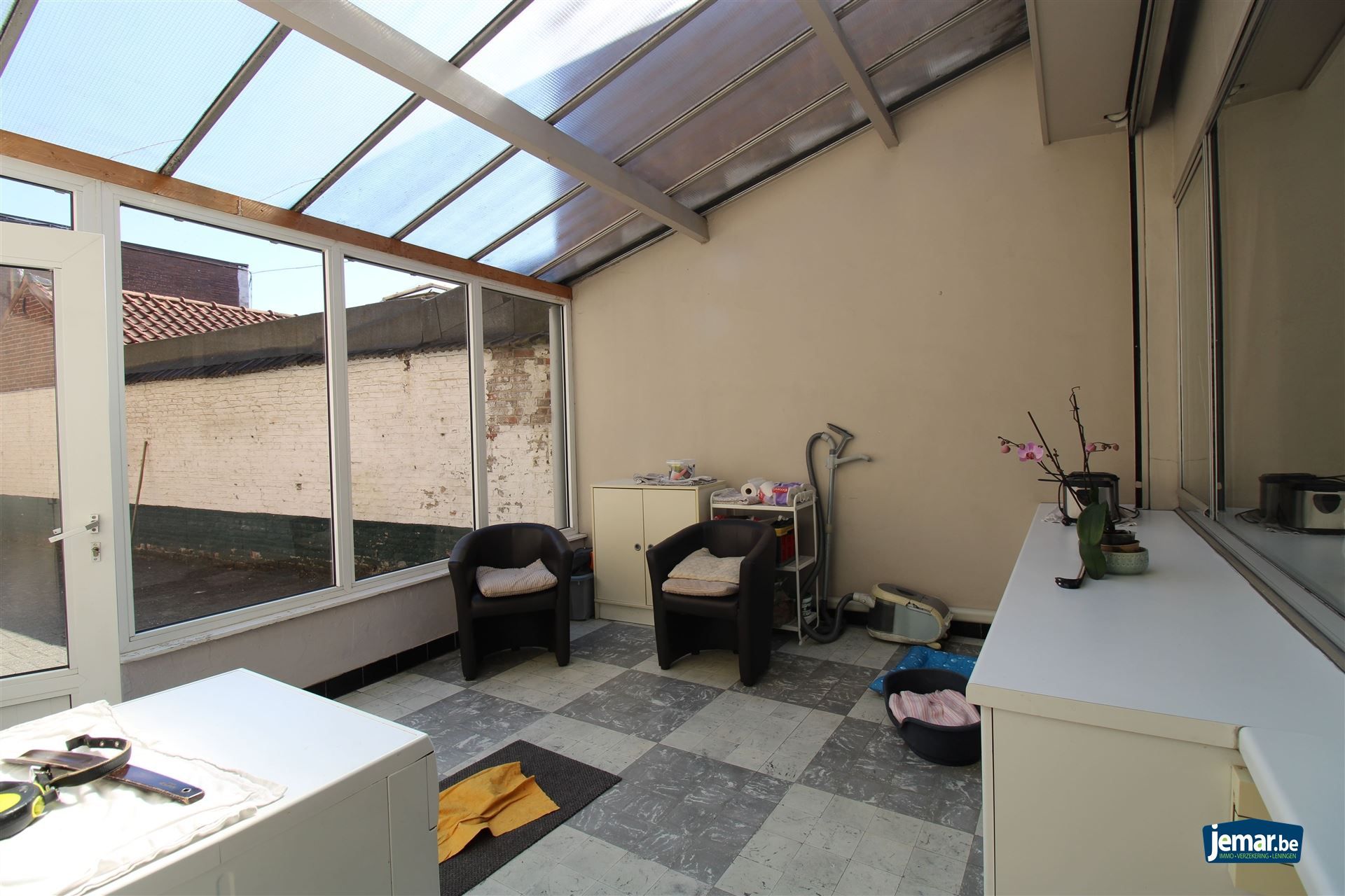 Karaktervol handelspand met woonst op toplocatie – ideaal om wonen en werken te combineren in het hart van Maasmechelen! foto 7