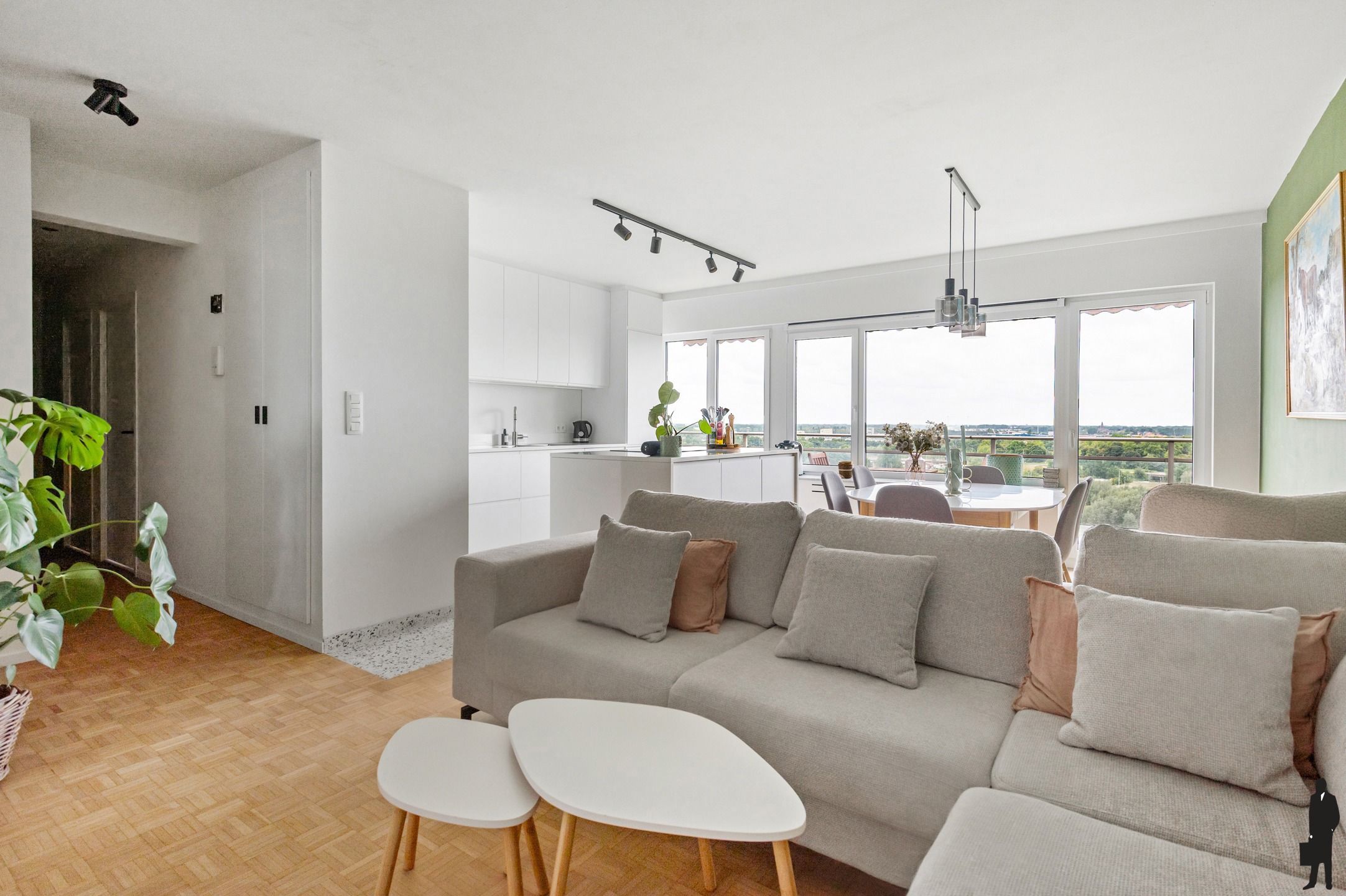 Instapklaar appartement met adembenemend uitzicht in Antwerpen foto {{pictureIndex}}