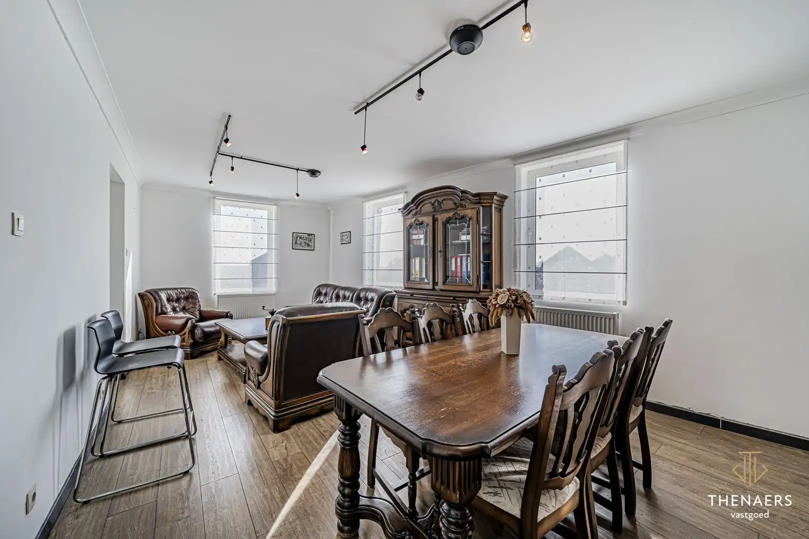 Karaktervolle en uitzonderlijk ruime woning met 5 slpks op&nbsp;een perceel van 36a 60ca. foto 29