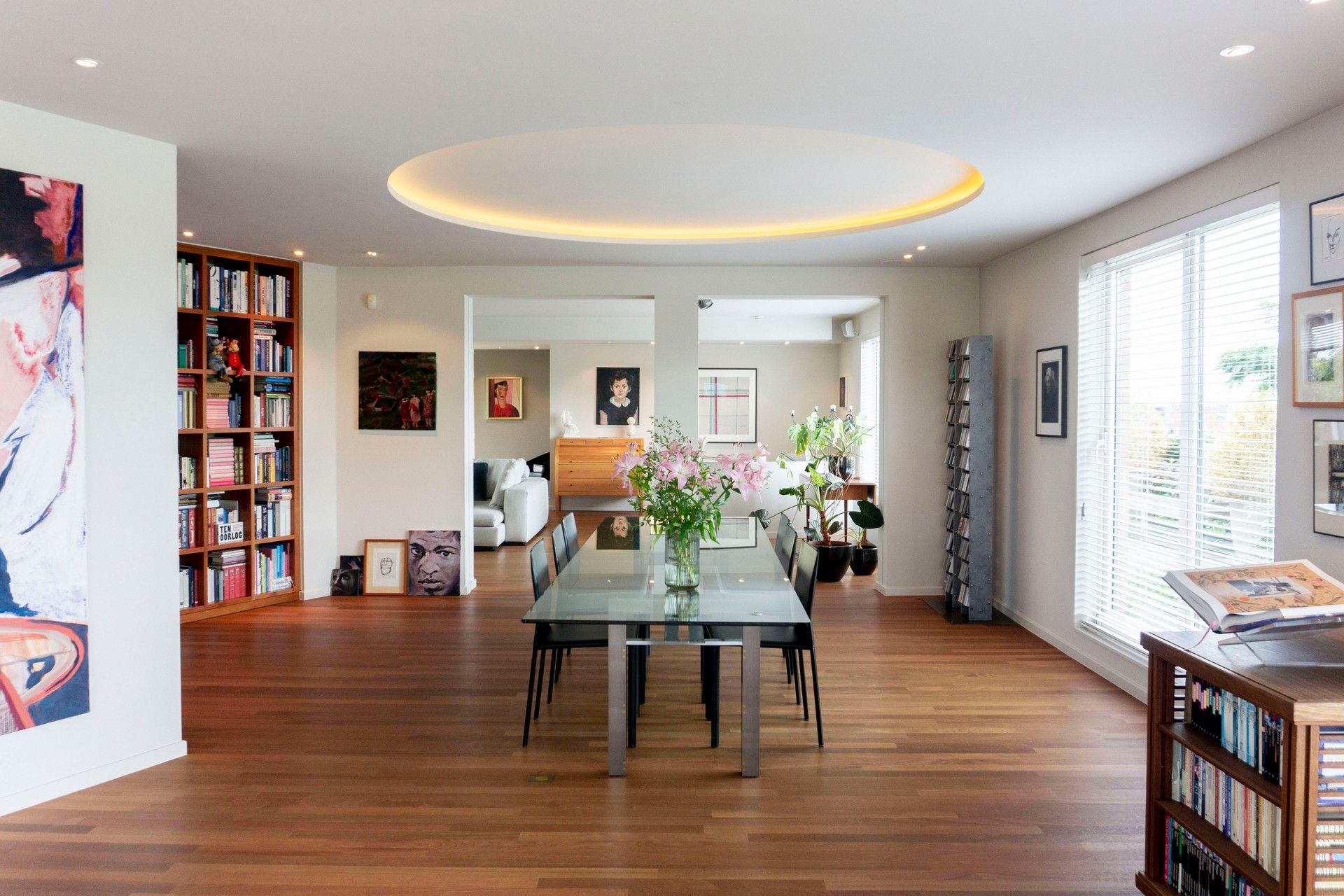 Uniek penthouse met tijdloze luxe, ruimte en zicht over Hasselt. foto 3