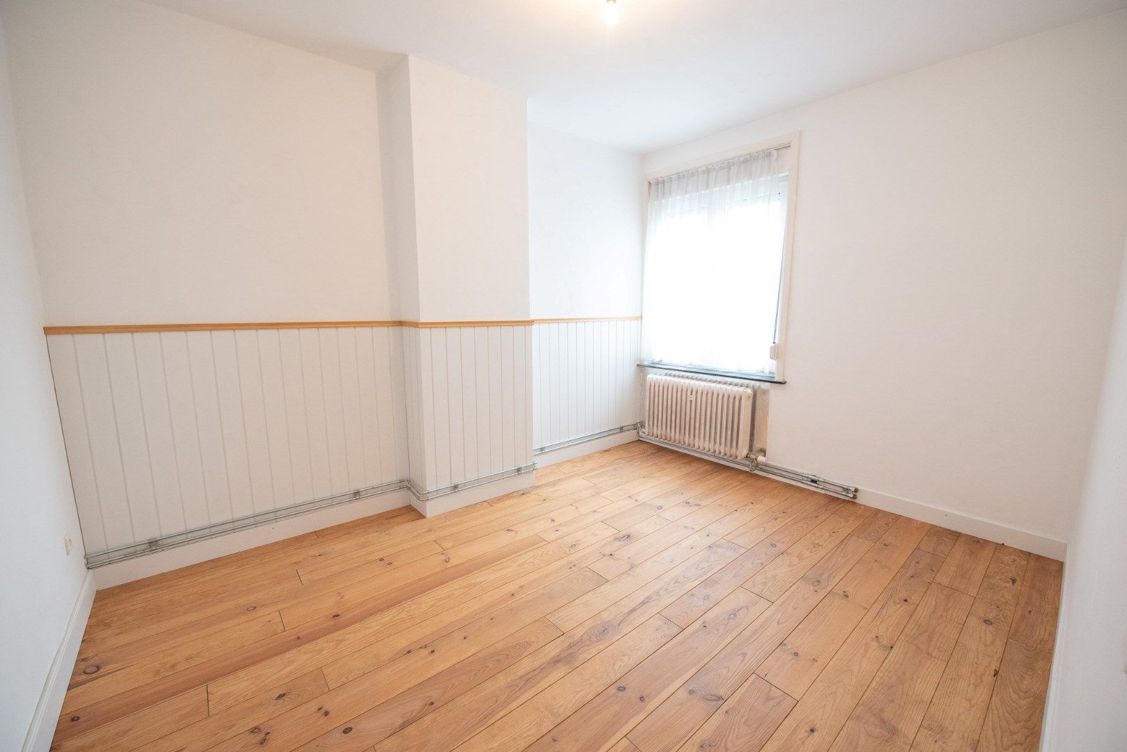 Gerenoveerd woning te huur in het centrum van Waregem! foto 10