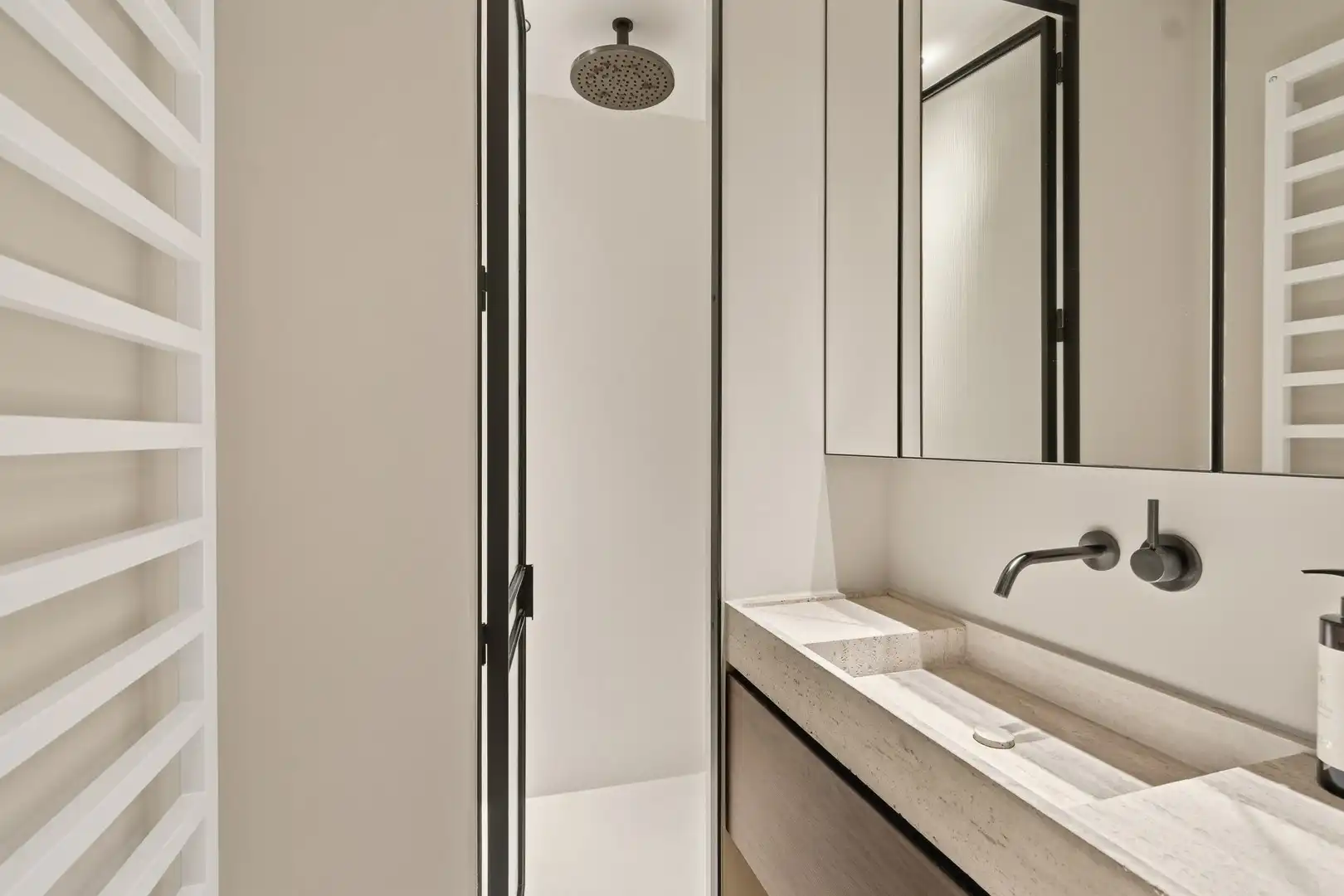 Milenka - Appartement 7e verdieping – Verfijnde rust met zicht op de horizon foto 14