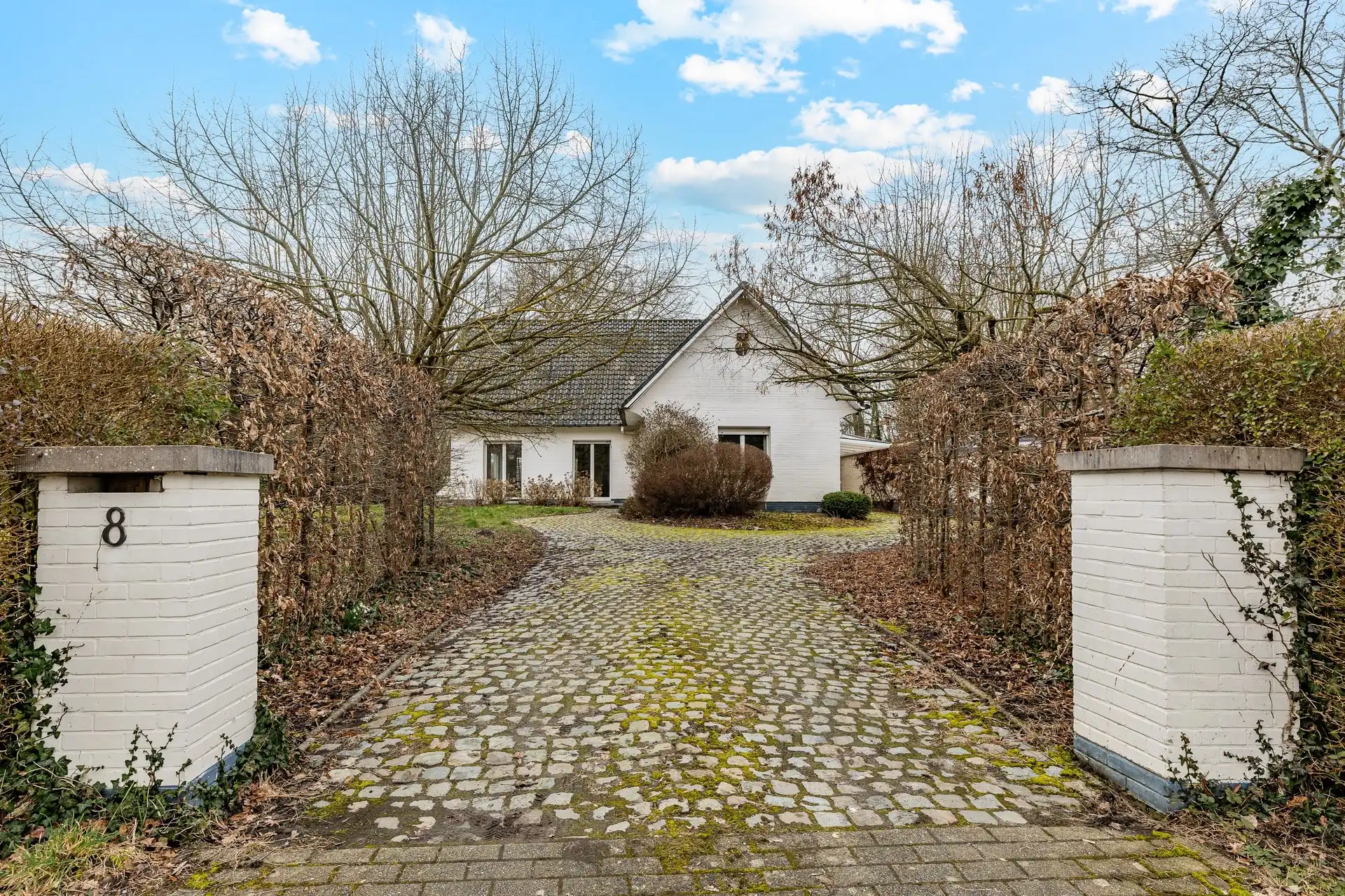 Hoofdfoto van de publicatie: Karaktervolle open bebouwing op 1.094 m² met uitbreidingsmogelijkheden in Gijzegem