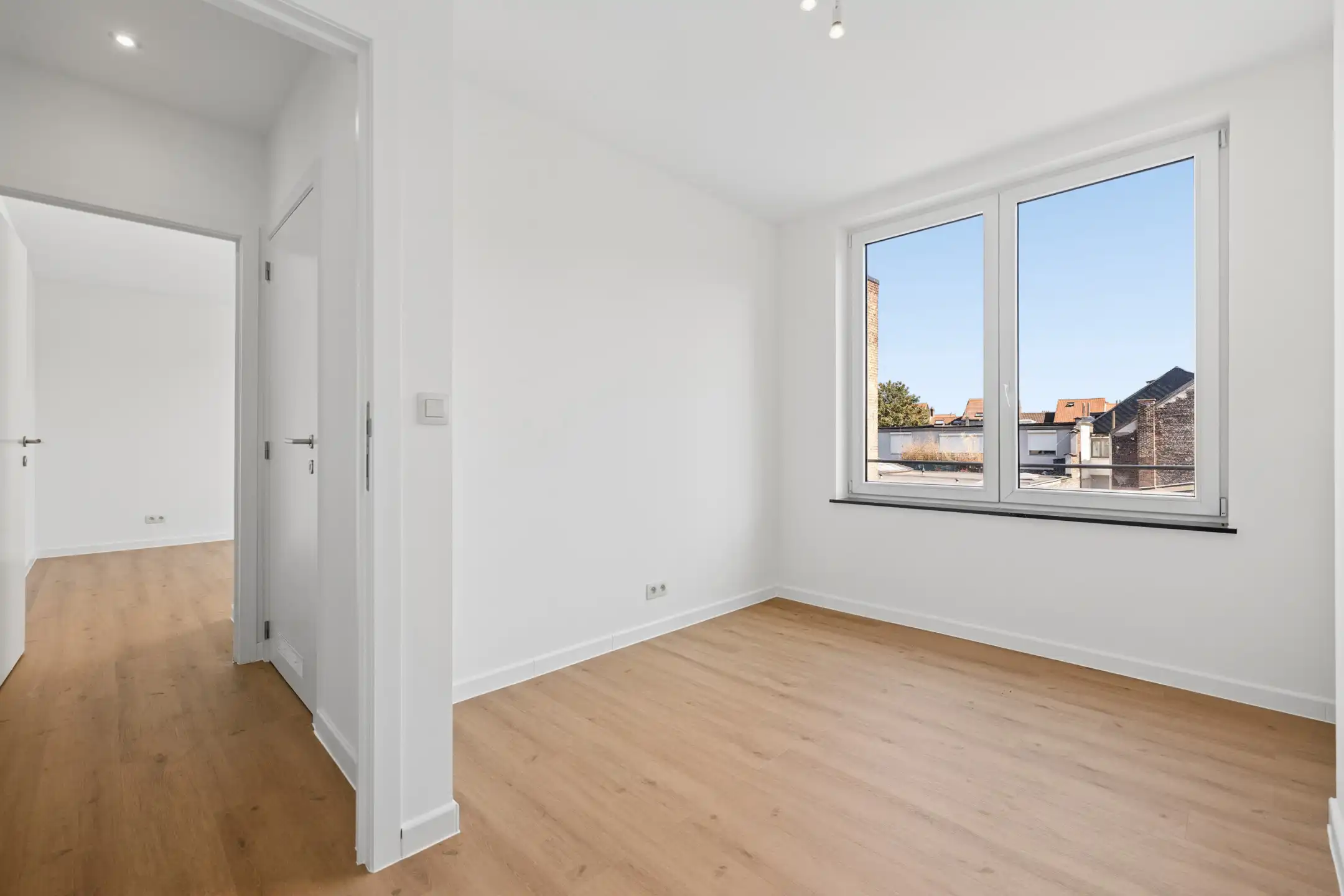 Gerenoveerd appartement met 2 slpkamers van ± 100m² foto 8