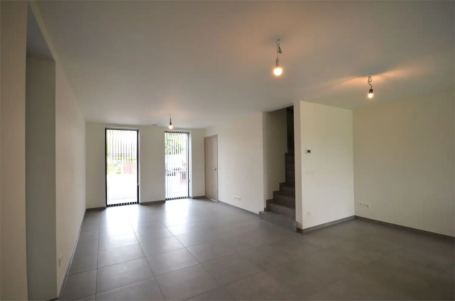 ENKEL AANMELDEN PER MAIL!! LUXUEUS AFGEWERKTE WONING IN PERFECTE STAAT! foto 4