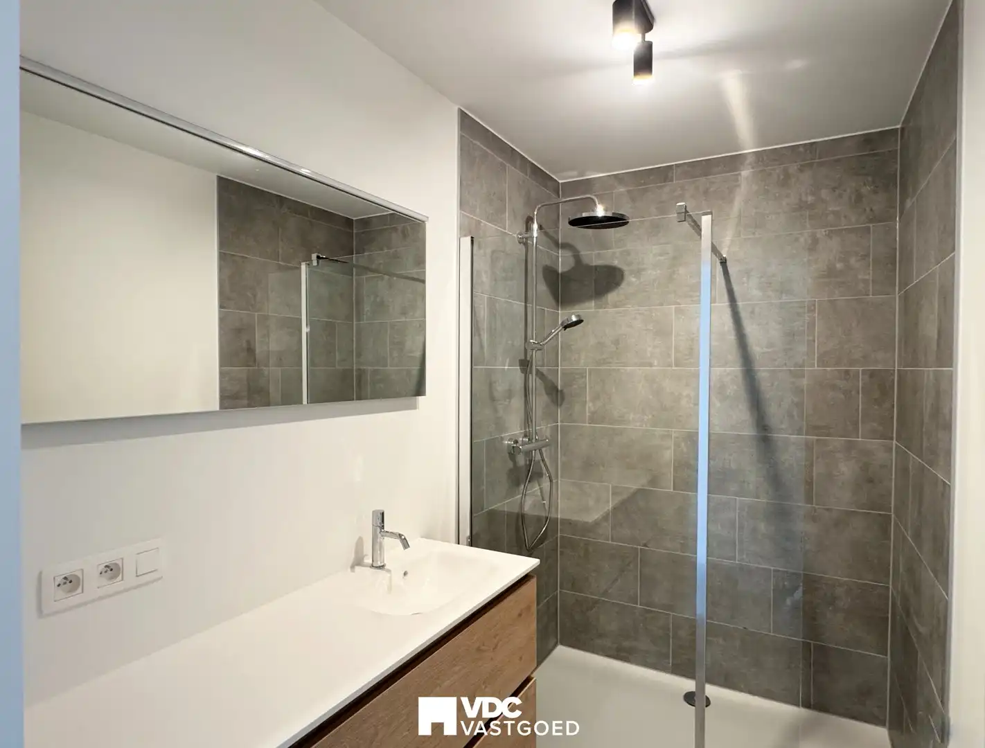 Energiezuinig nieuwbouwappartement met 2 slaapkamers, ruim terras en garage nabij centrum Tongeren foto 7