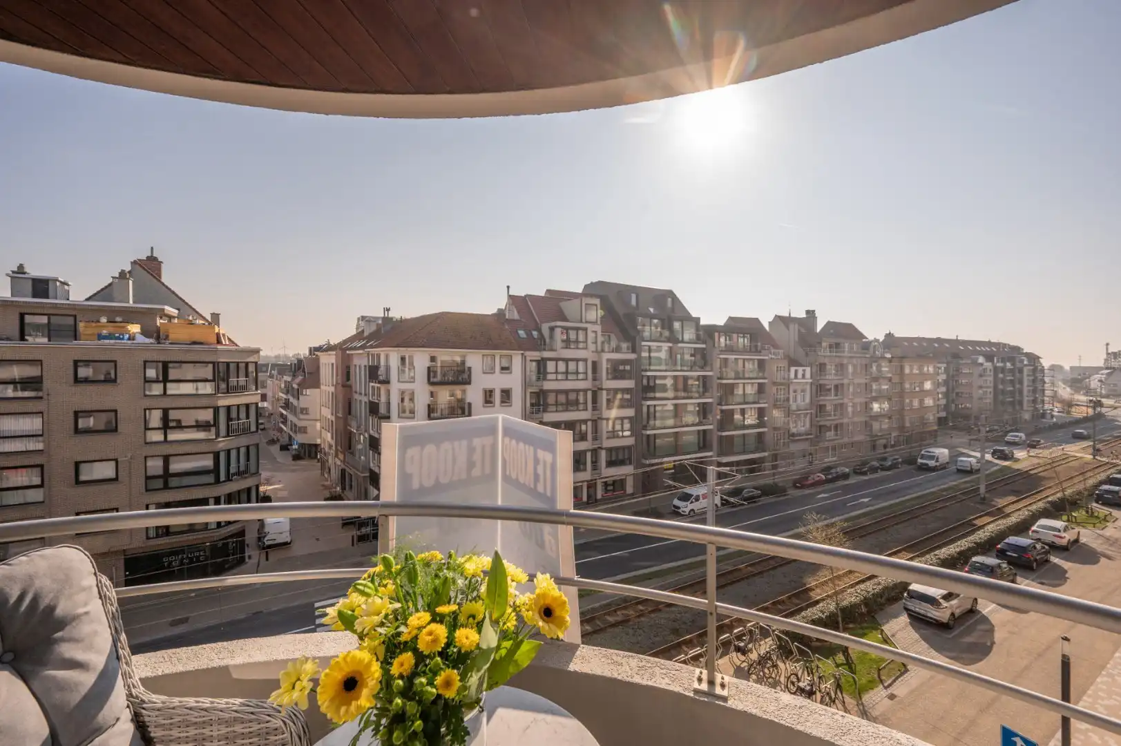 Uiterst ruim appartement met 3 slaapkamers en 2 badkamers   foto 12