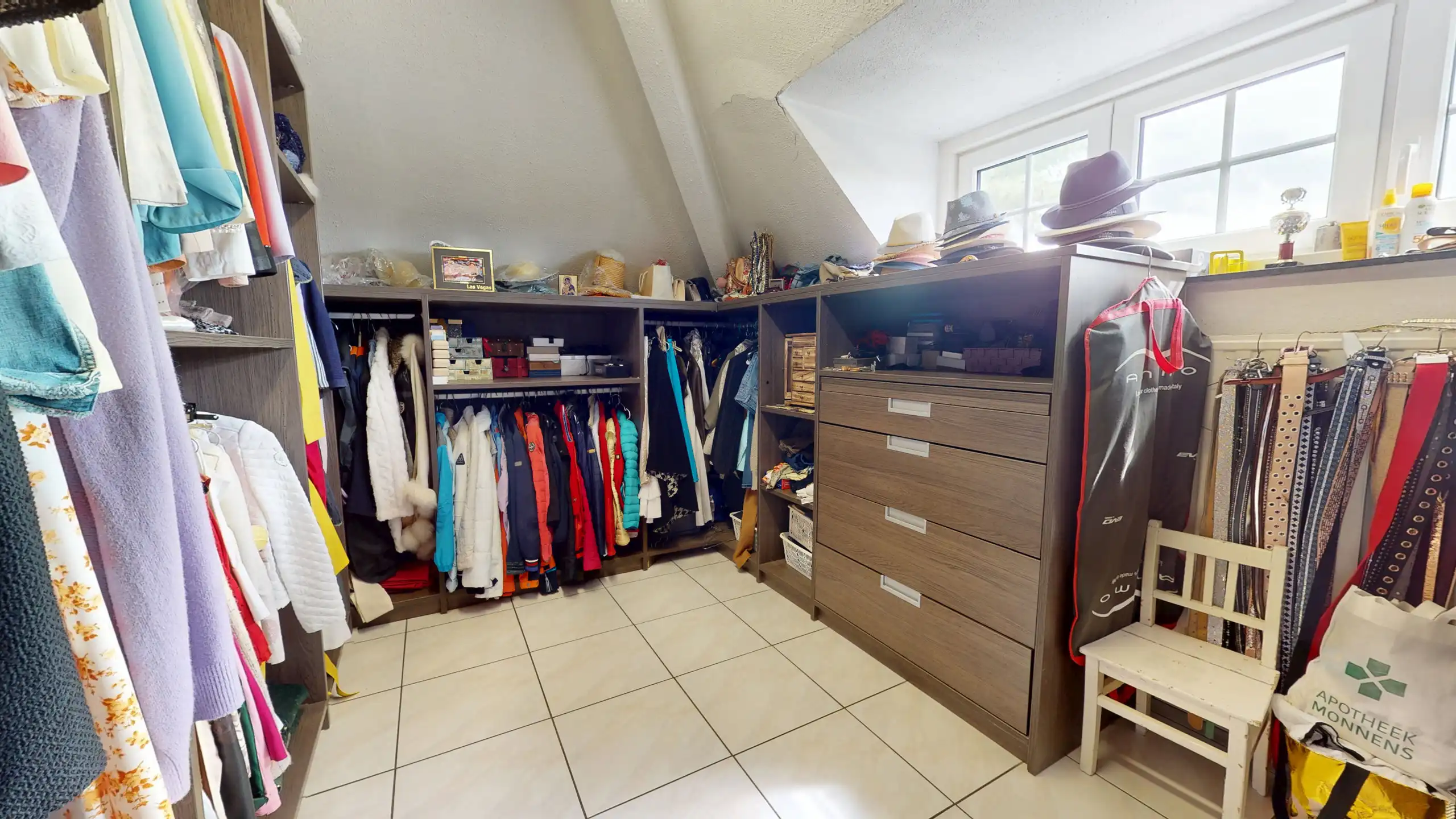 NEEROETEREN-Woning met accommodatie voor (semi)professioneel foto 24