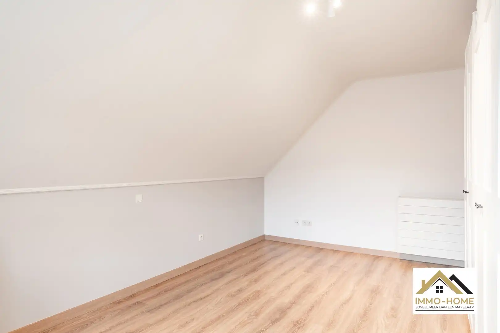 Prachtige HOB met zonnepanelen in een doodlopende straat! foto 23