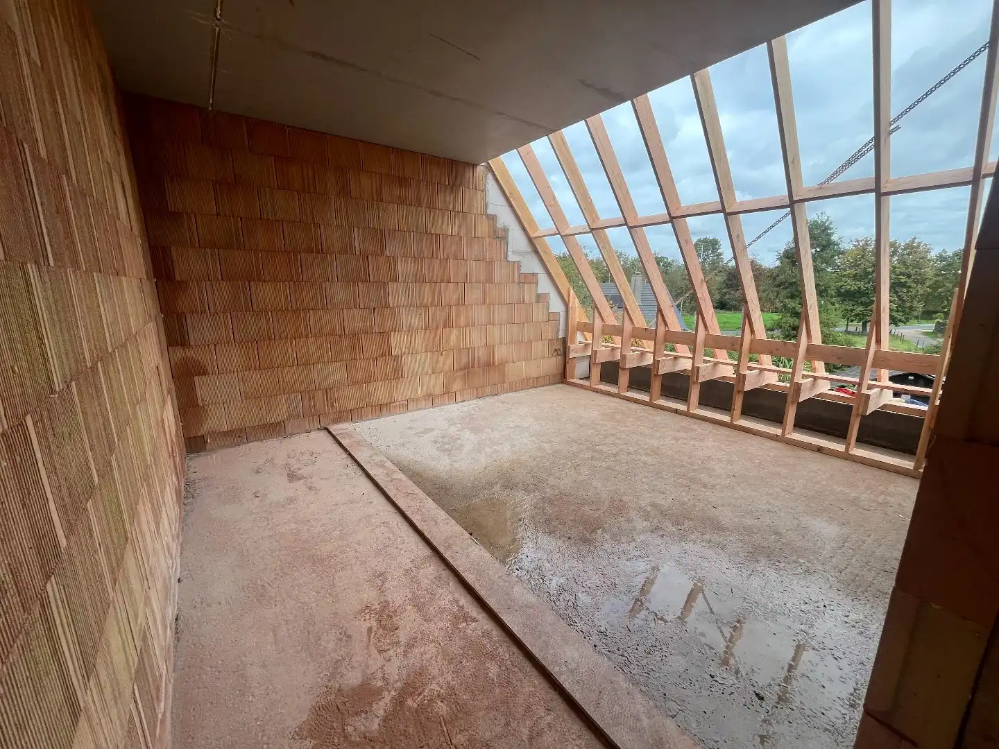 Modern en ruim appartement met 2 slaapkamers, zolderruimte en groot terras. foto 7