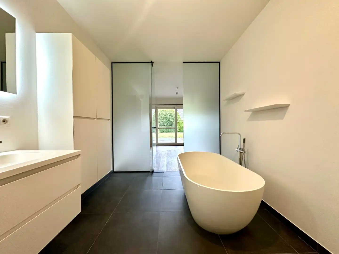 Luxueus afgewerkt gelijkvloers appartement foto 6
