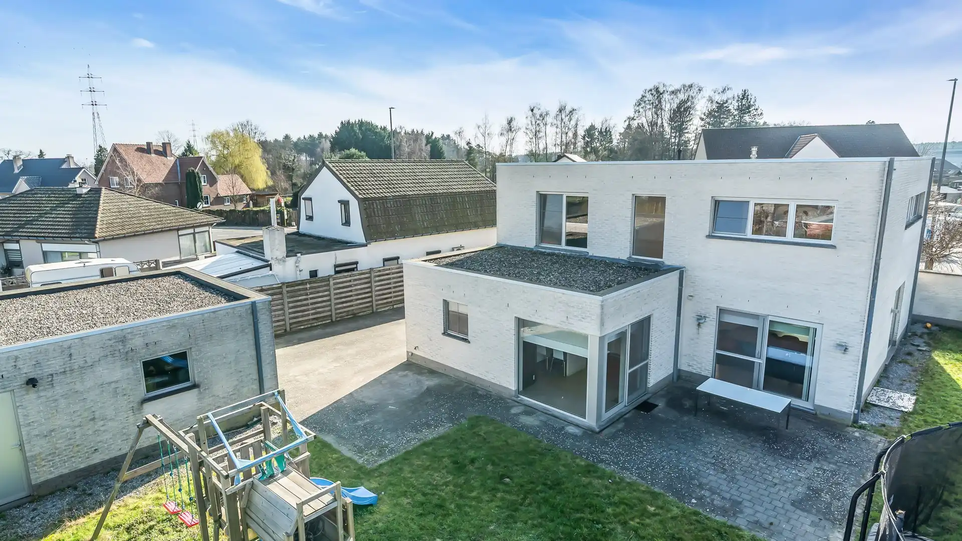 Trendy gezinswoning met open leefruimte, 4 slaapkamers en vrijstaande garage foto 28