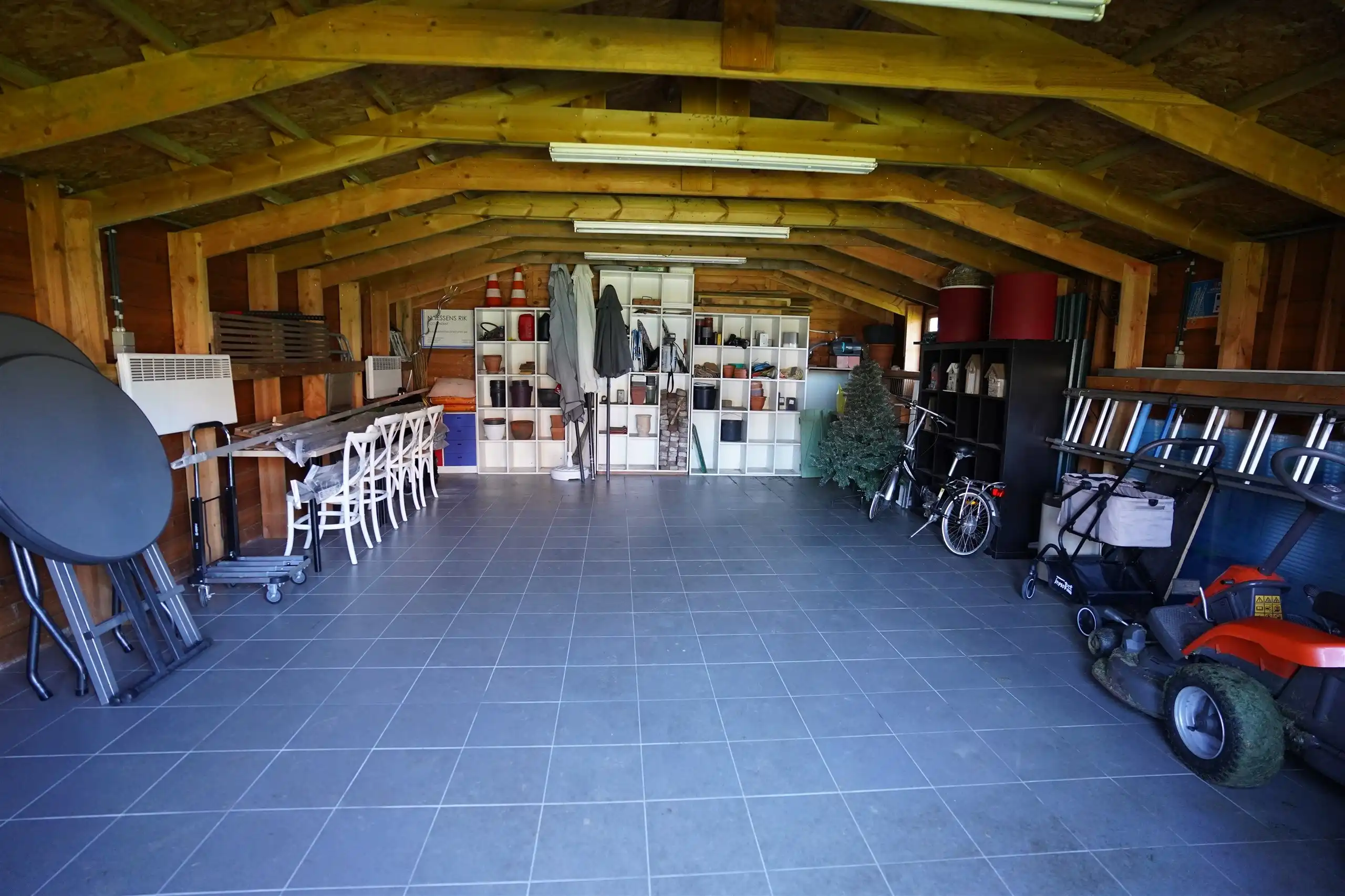 Ruime villa op 1.617 m² met kantoor/praktijk aan huis foto 6