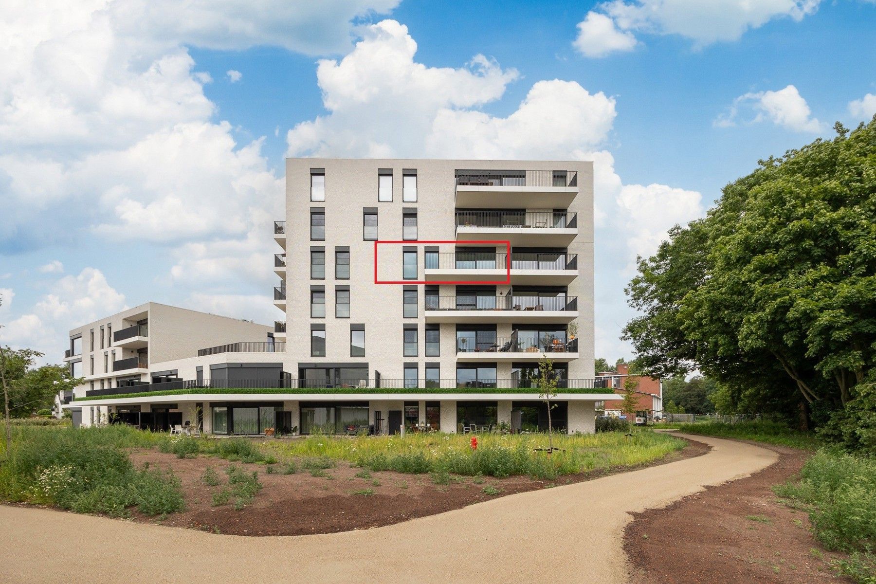 BEN-appartement (85 m²) op de 4de verdieping met terras, ondergrondse autostaanplaats en berging. foto {{pictureIndex}}