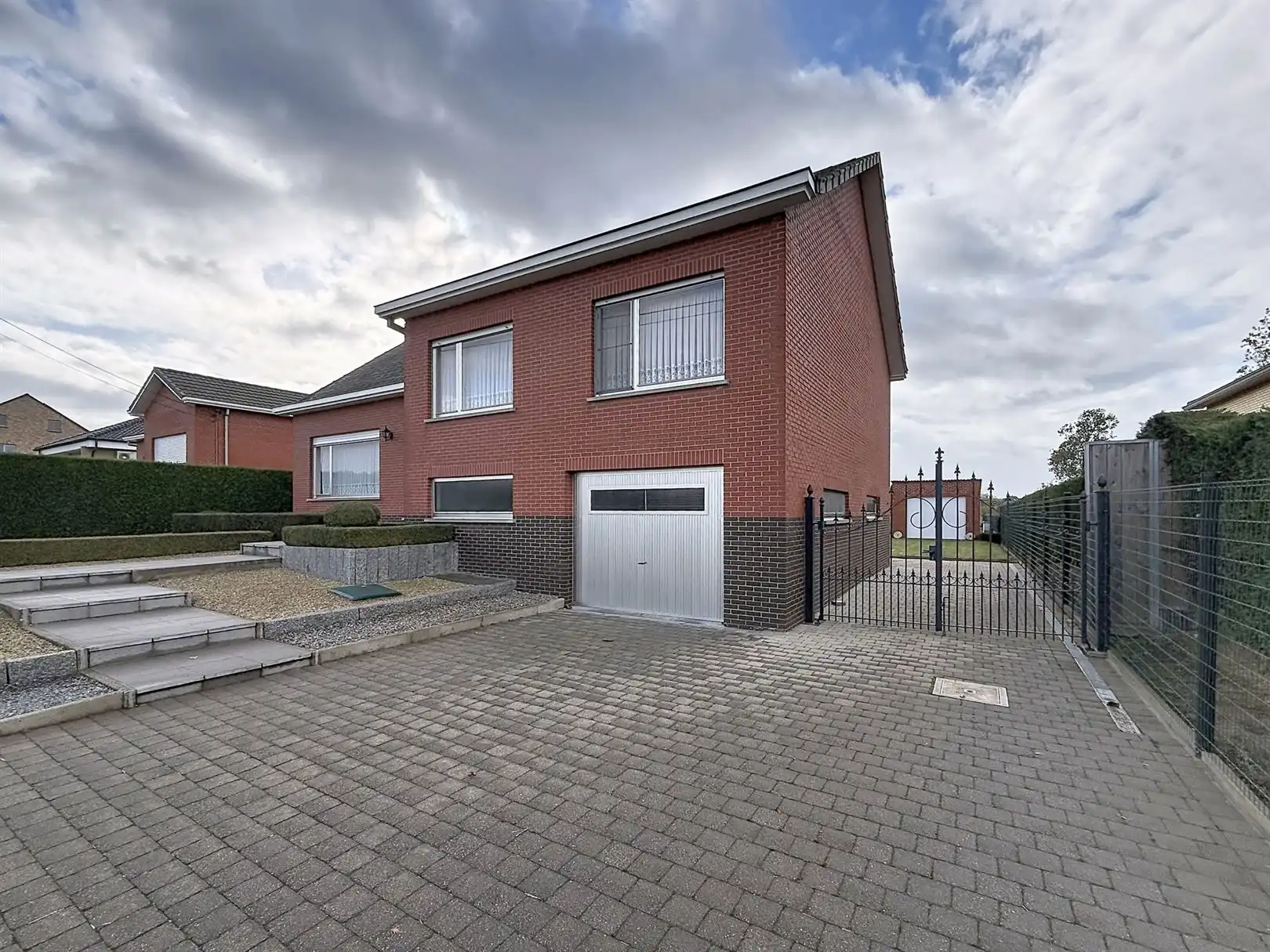 Op te frissen bungalow met garage, 3 slpks, opp 16a 17ca foto 32
