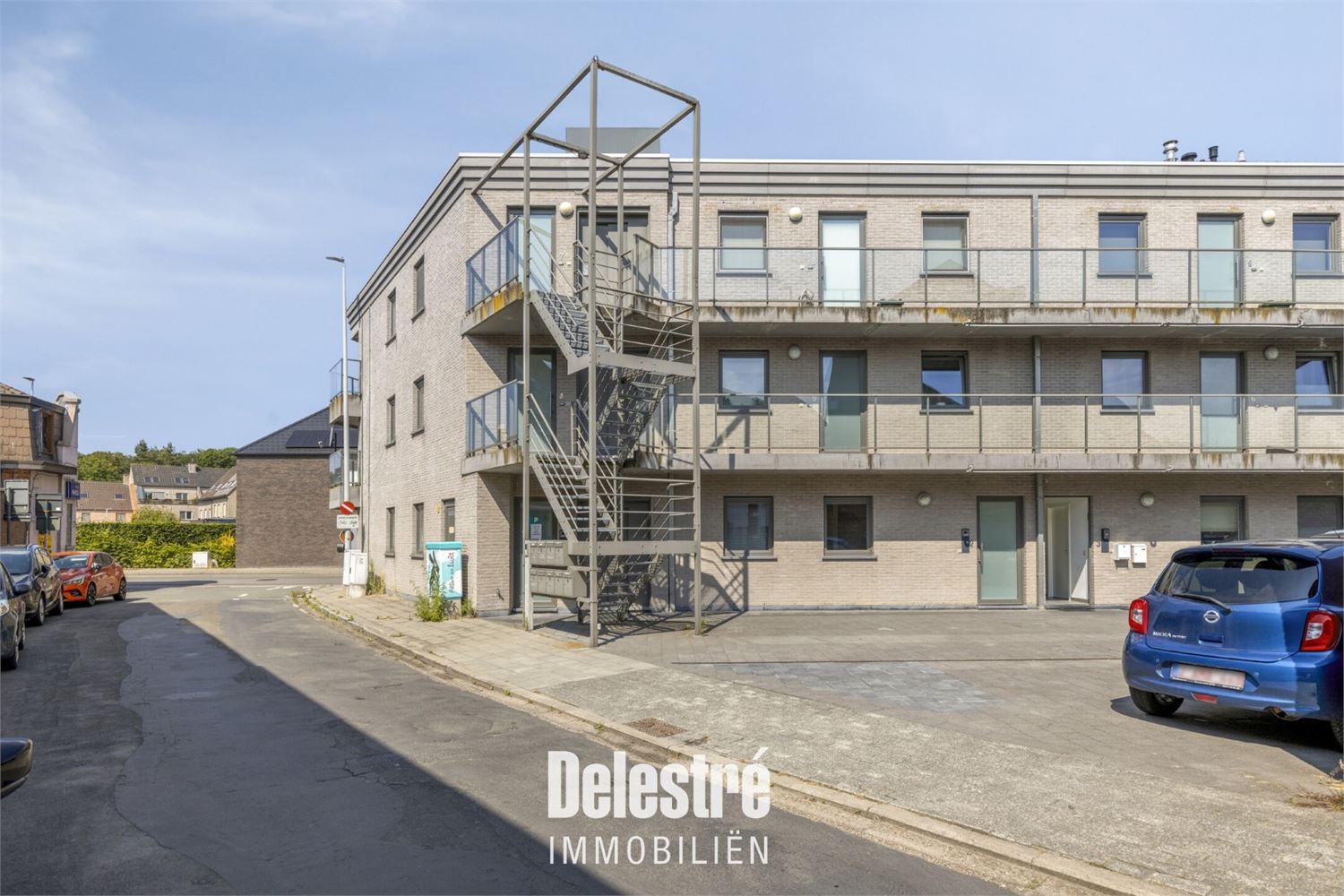 INSTAPKLAAR COMMERCIEEL GELIJKVLOERS OF KANTOOR foto 16