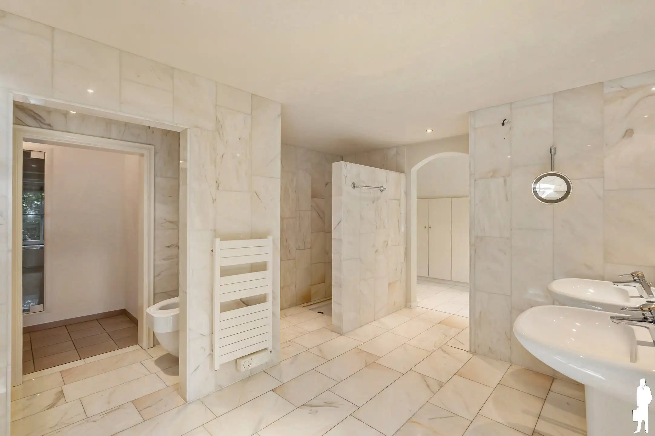 Op absolute toplocatie gelegen villa! foto 23