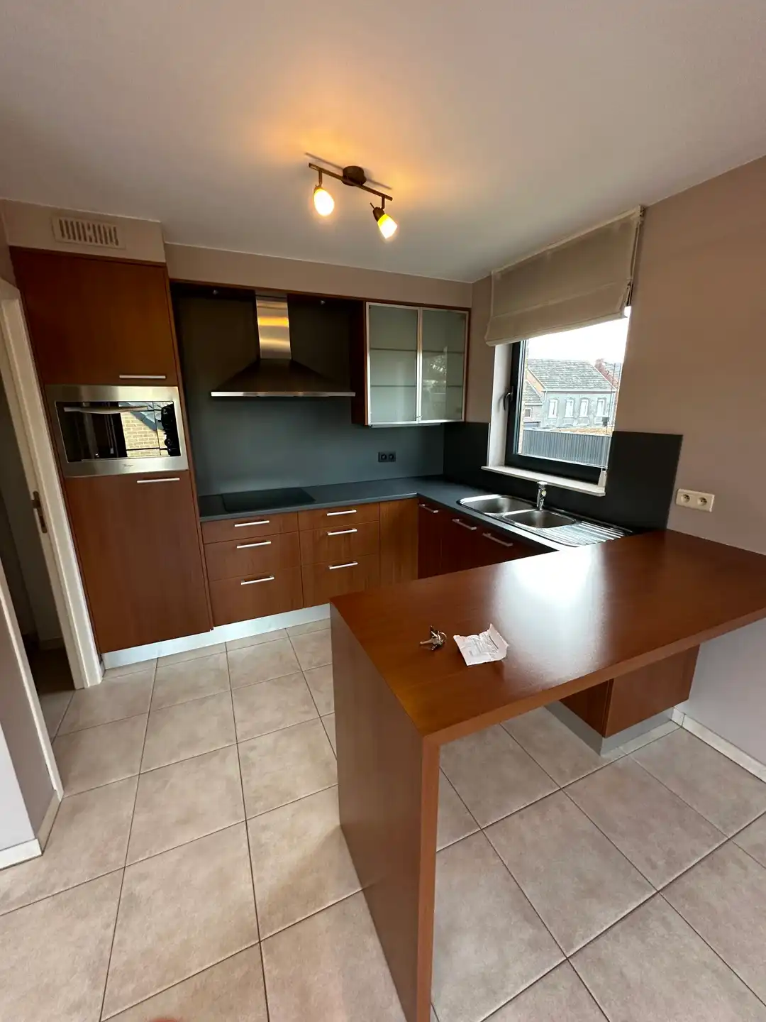 Appartement te huur foto {{pictureIndex}}