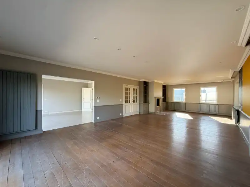 GENK: Bedrijfsgebouw met magazijn, atelier, kantoren en appartement foto 18