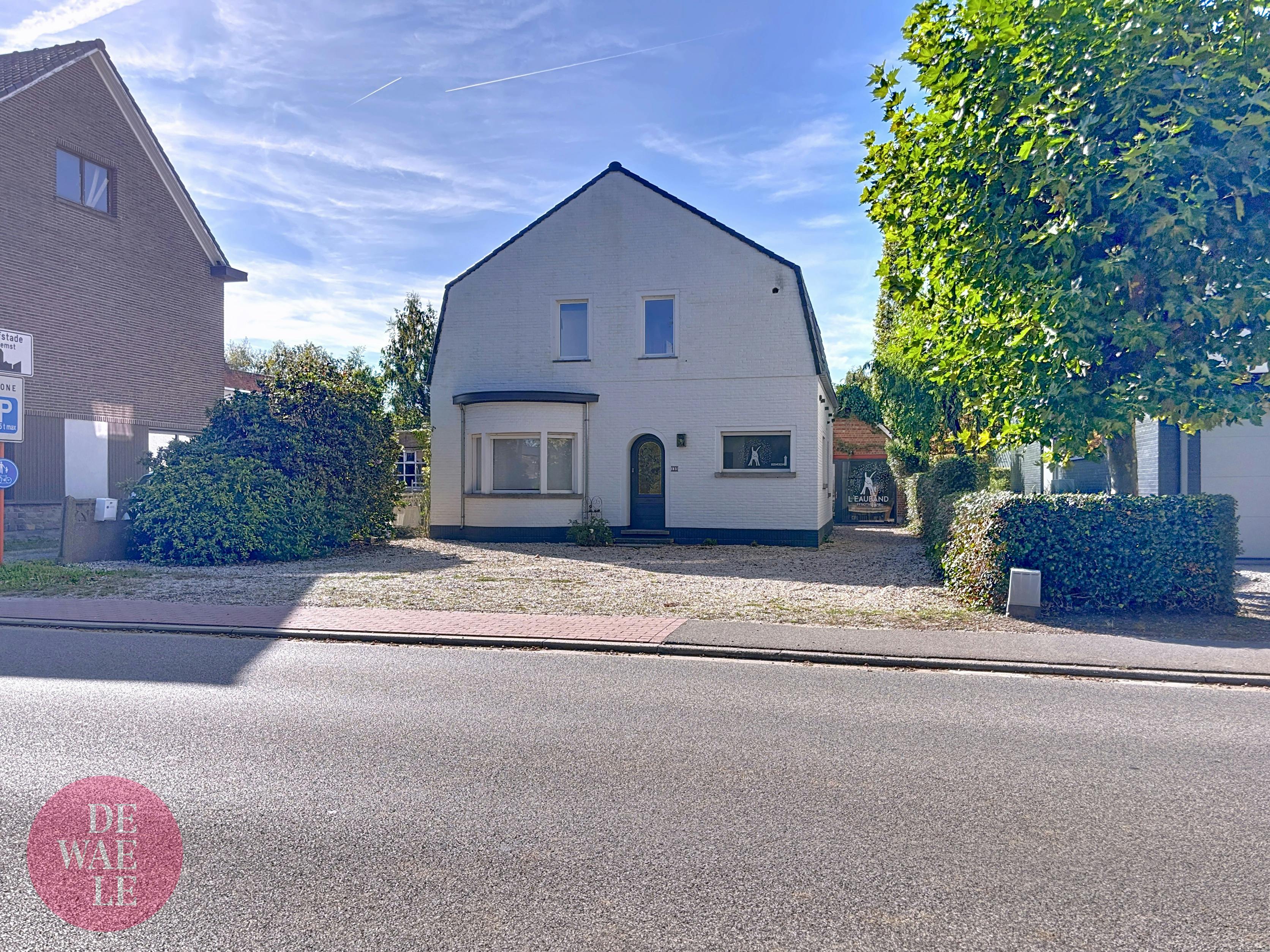 Te huur: charmante bemeubelde woning met tuin in Hofstade. foto {{pictureIndex}}