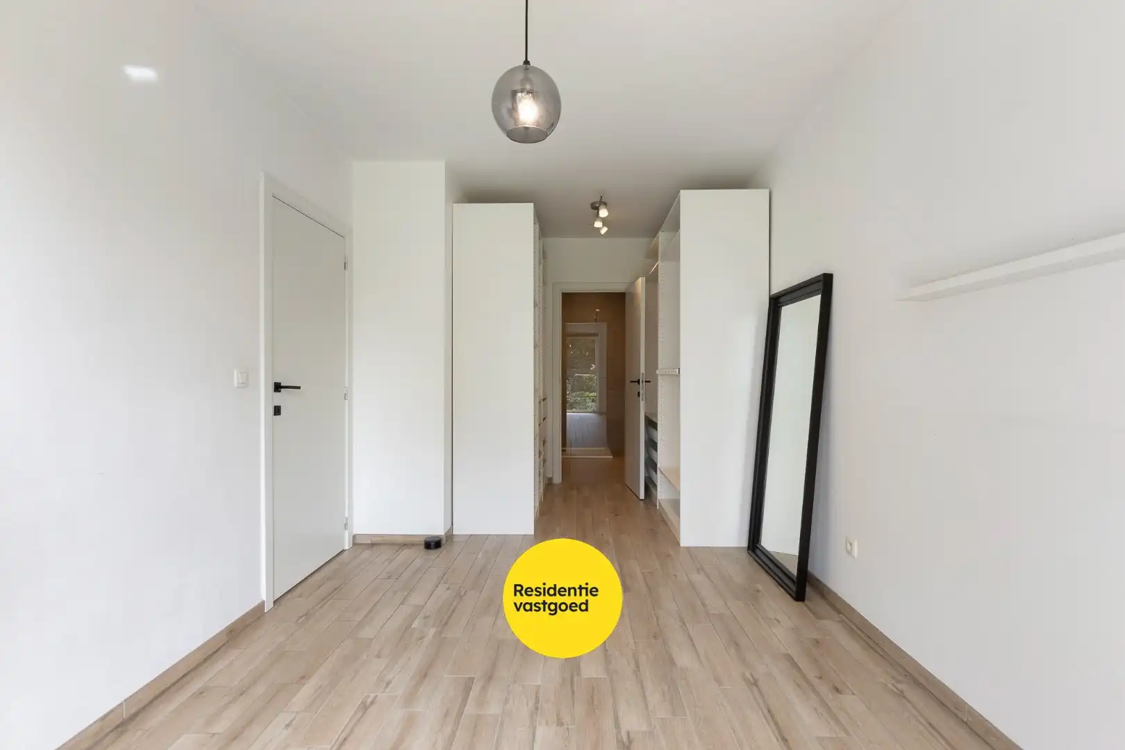 Instapklaar 1-slpk appartement te Laken foto 11
