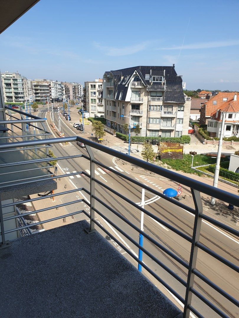 ZUIDGERICHT MODERN APPARTEMENT MET 2 SLAAPKAMERS OP EEN BOOGSCHEUT VAN DE ZEEDIJK GELEGEN foto 8