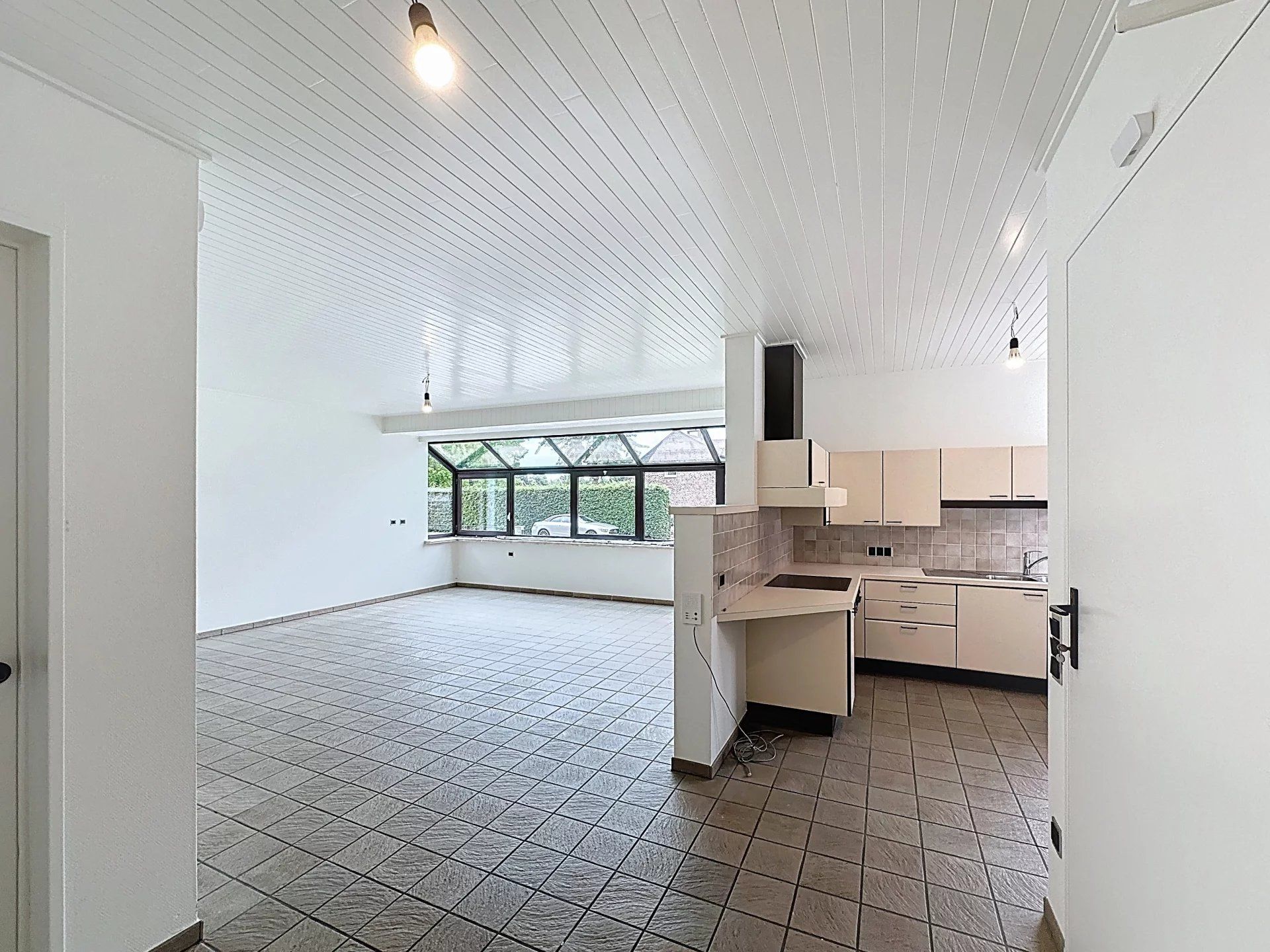 Gerenoveerde woning op groot perceel met 1 slaapkamer en uitbreidingsmogelijkheden. foto 2