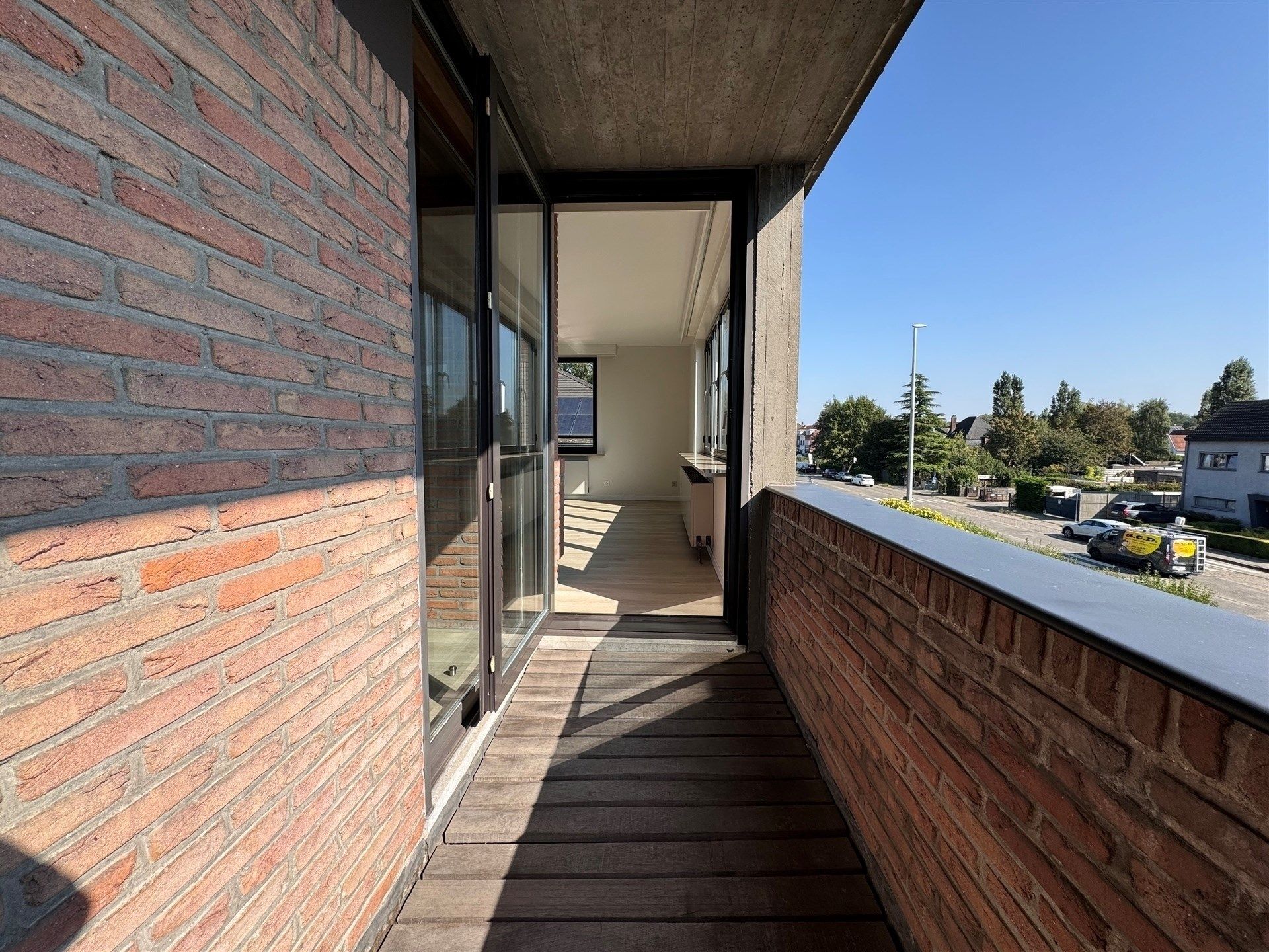 Gerenoveerd ruim appartement met tuin en garage gelegen in de wijk “Het Westveld”. foto 14