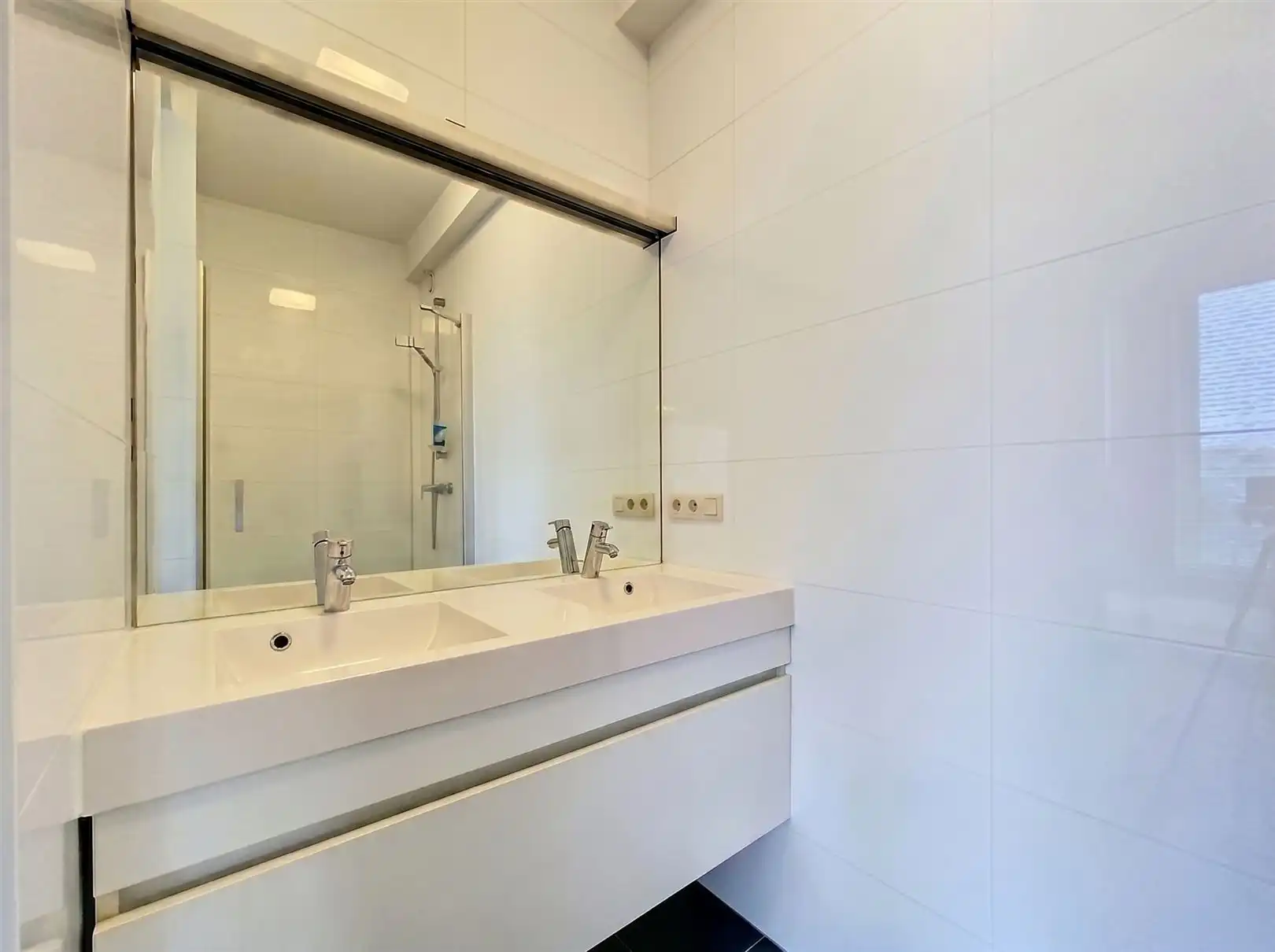 Appartement met lift gelegen aan het Eilandje foto 7