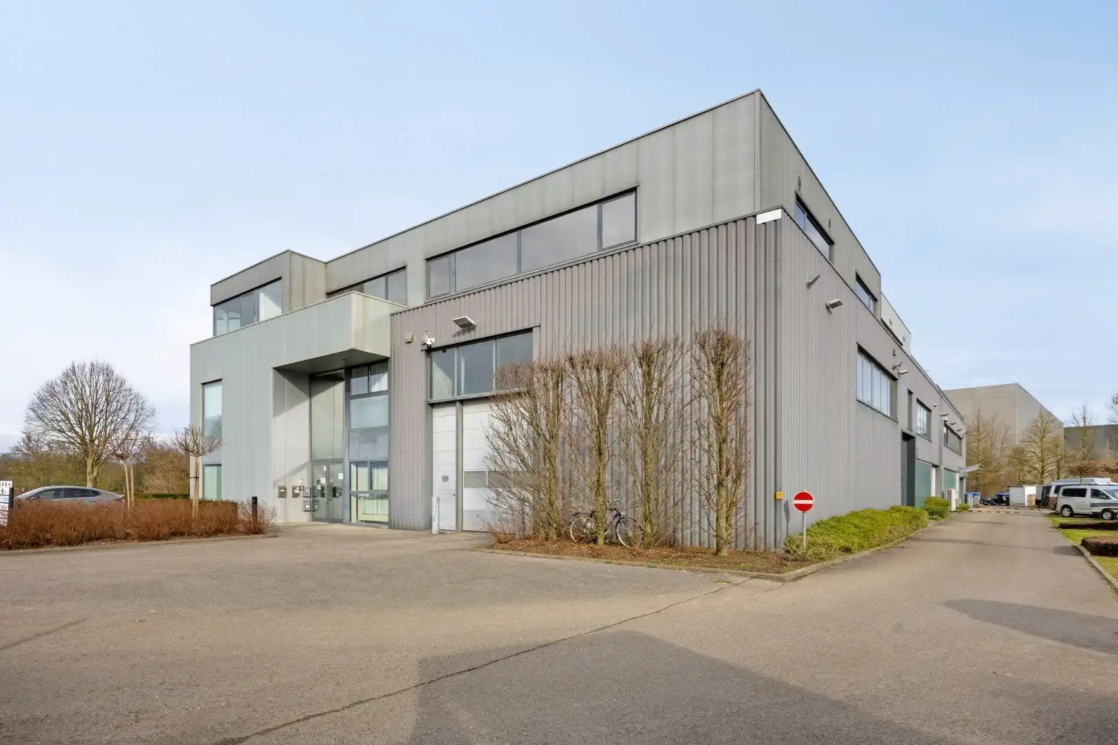 Kantoor te koop in het industriepark te Haasrode/Heverlee met 14 parkings - opp. 626 m² - verkoop van aandelen foto 2