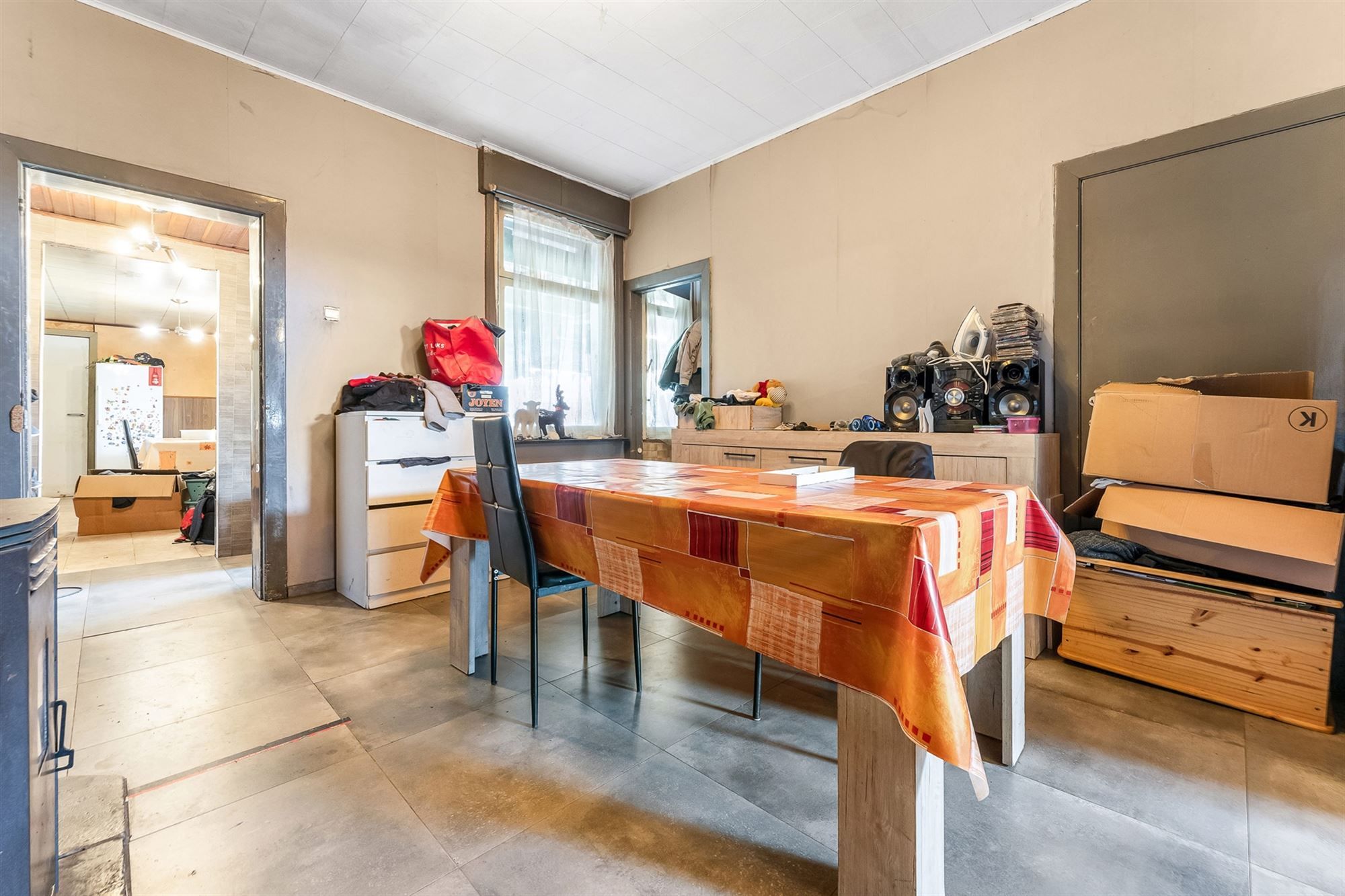 TE RENOVEREN WONING OP 12A86CA MET  RUSTIGE DOCH CENTRALE LIGGING IN STAL foto 5