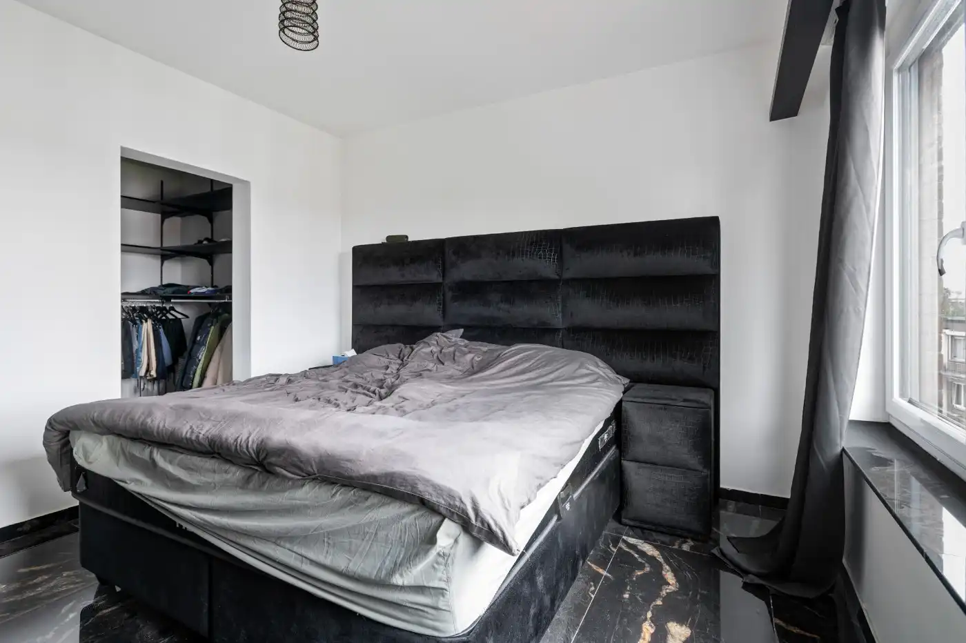 Tof, instapklaar app. op 3e verd. met 2 slpk., terrasje en garage foto 15