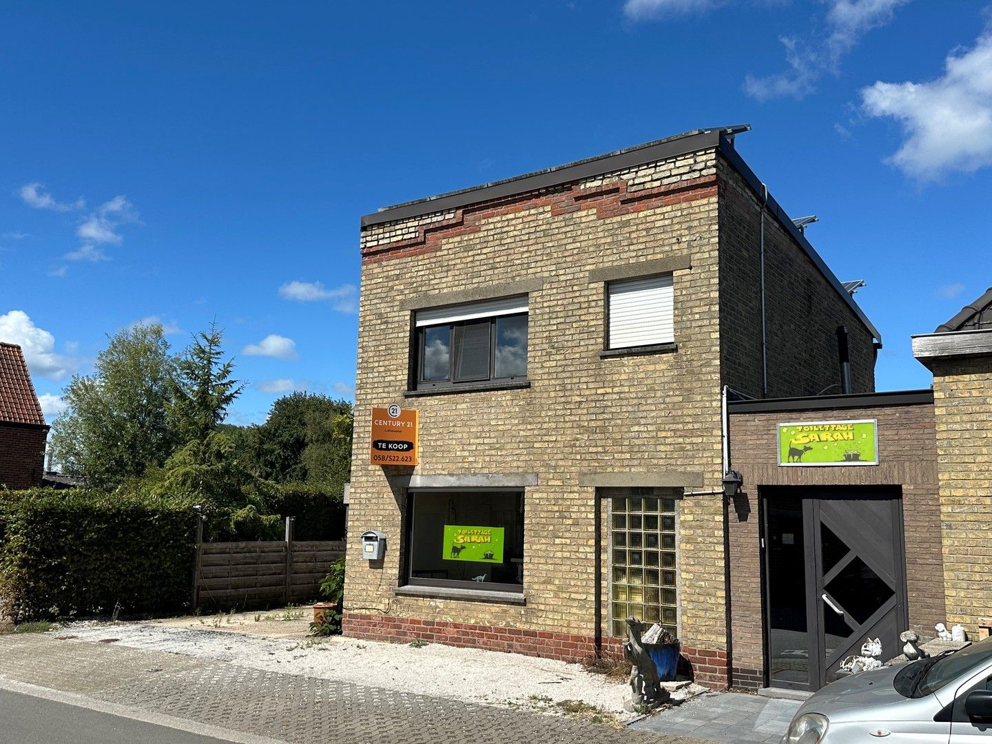 Te renoveren koppelwoning met grote loods (+/- 200m²) foto {{pictureIndex}}