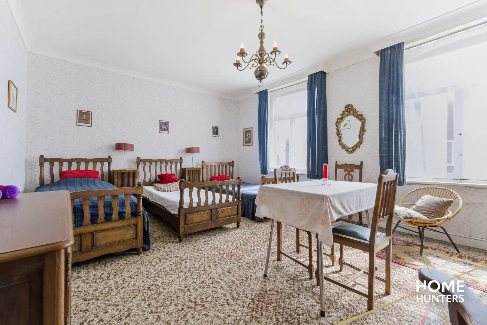 Karaktervolle te renoveren woning met 4 slaapkamers en ruime tuin te Ieper foto 18