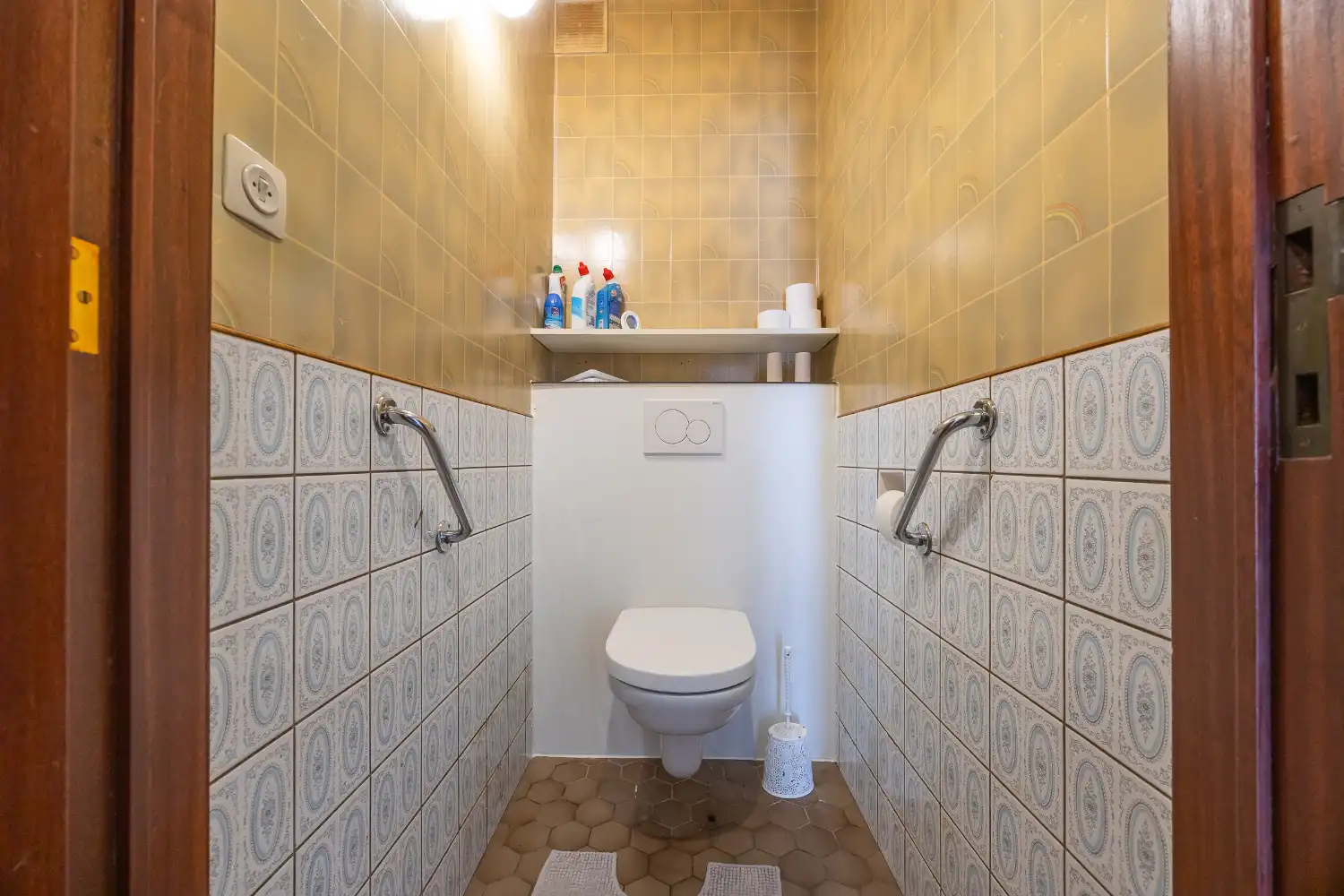 Te renoveren halfopen woning met veel potentieel foto 29