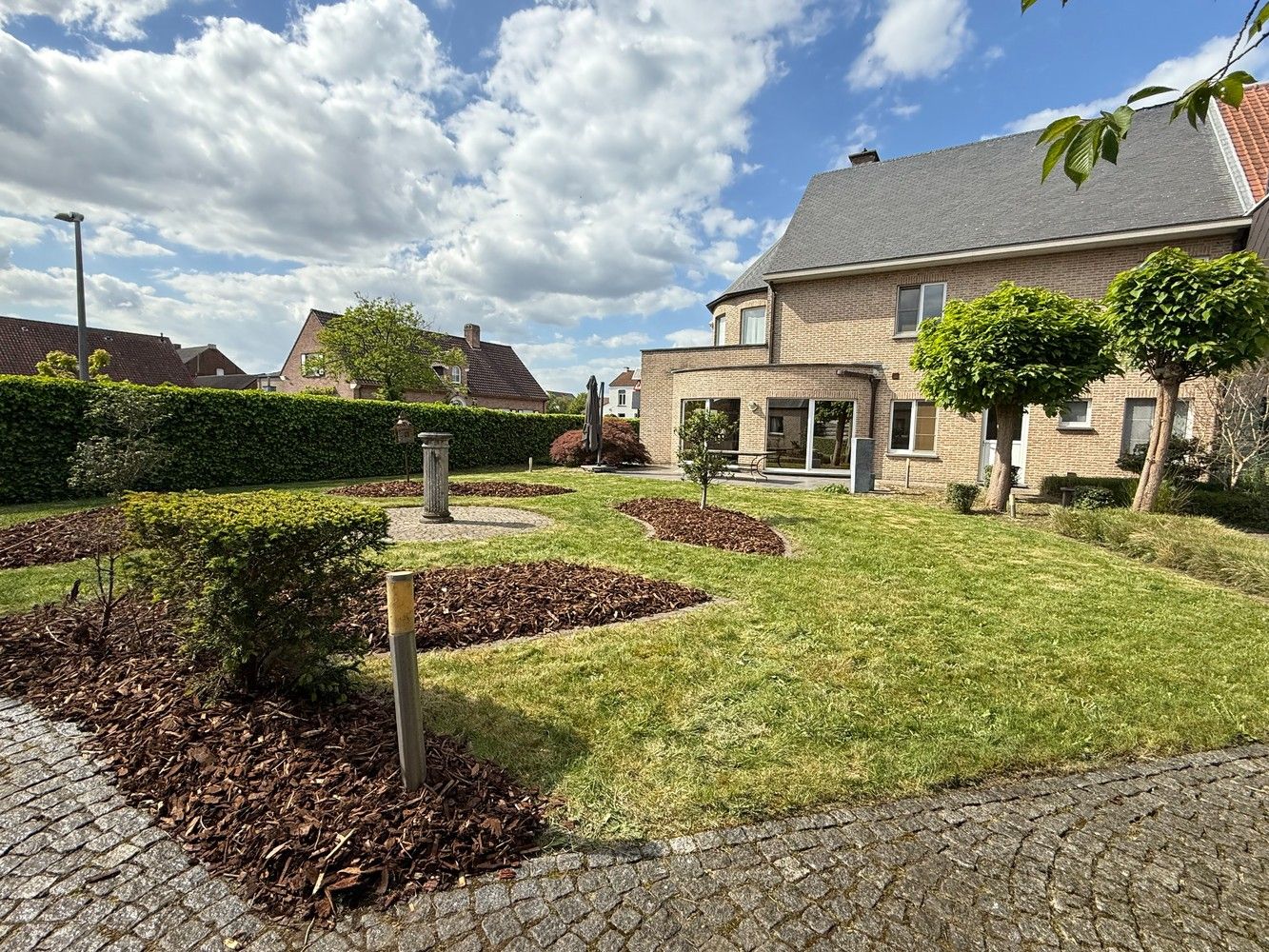 Zeer ruime woning met 4 slaapkamers, 2 badkamers en grote polyvalente ruimte in hartje Ramsel foto 2