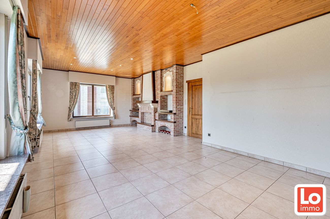 Mooie grote villa met 3 à 4 slaapkamers op een totaal van 1120m² foto 7
