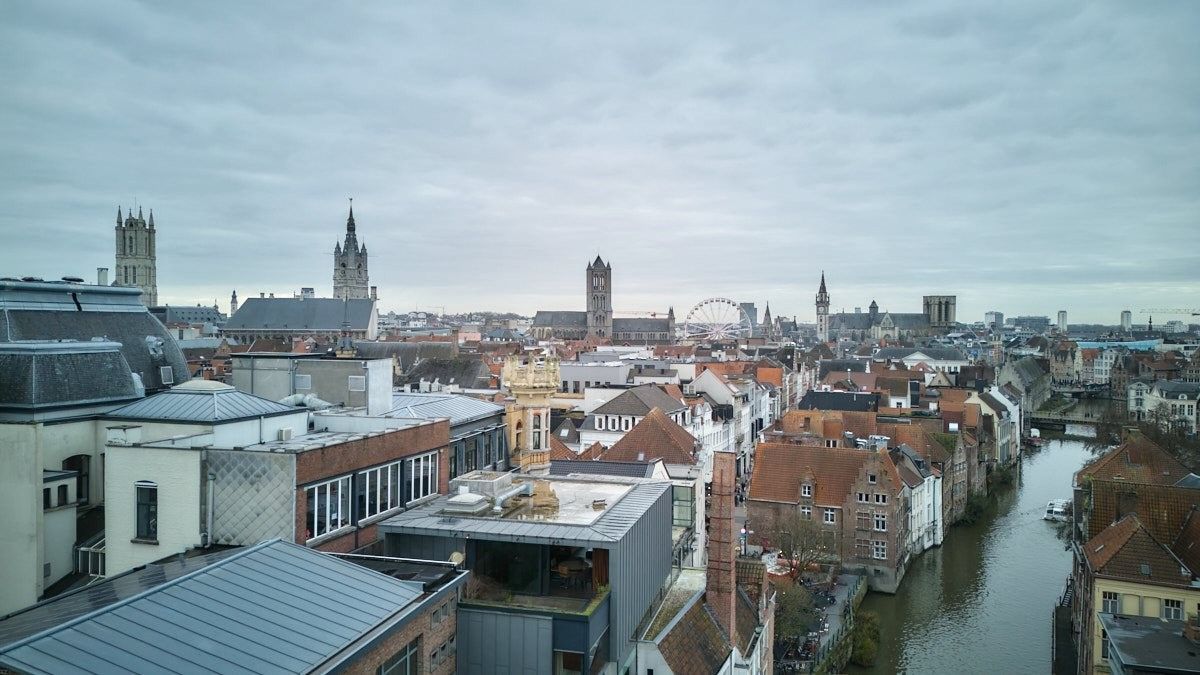 Buitengewone duplex penthouse midden in de historische binnenstad aan de Leie foto 35