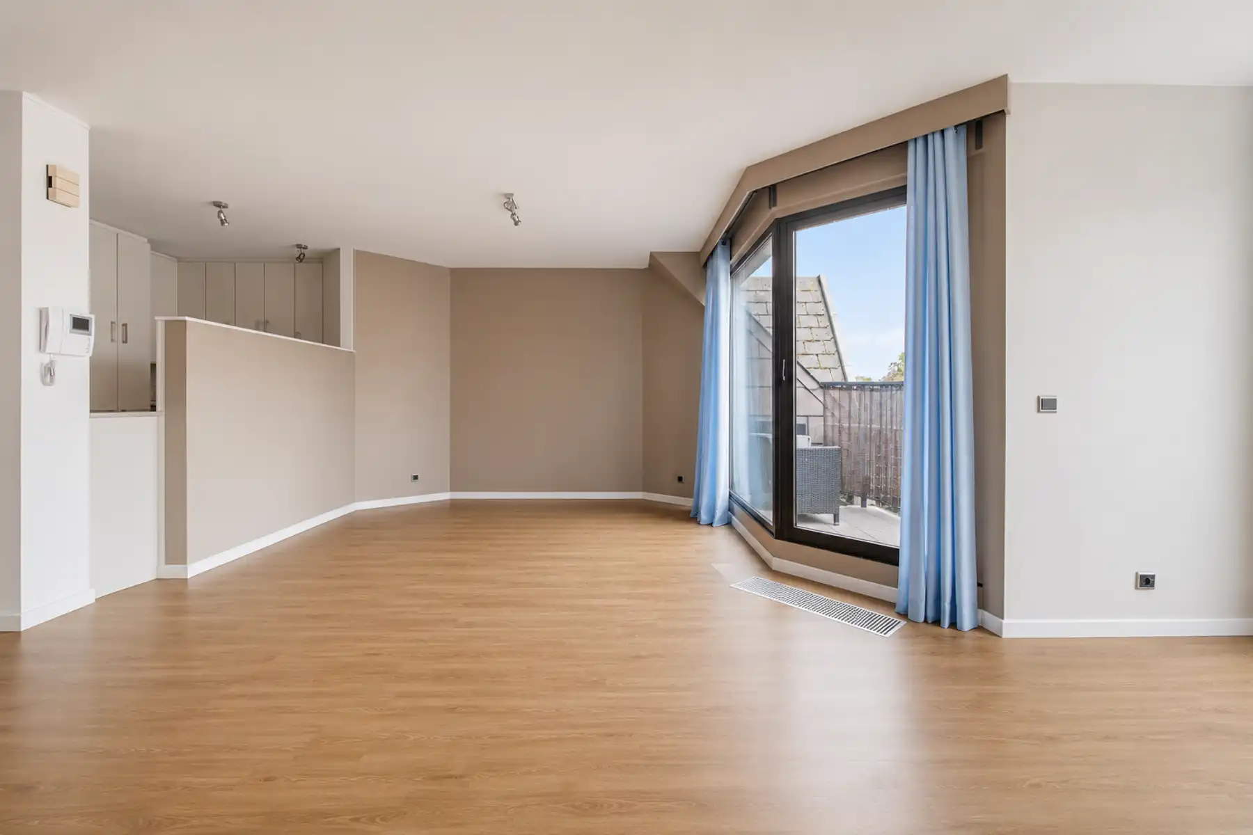 Instapklaar appartement aan de markt in Zele foto 6