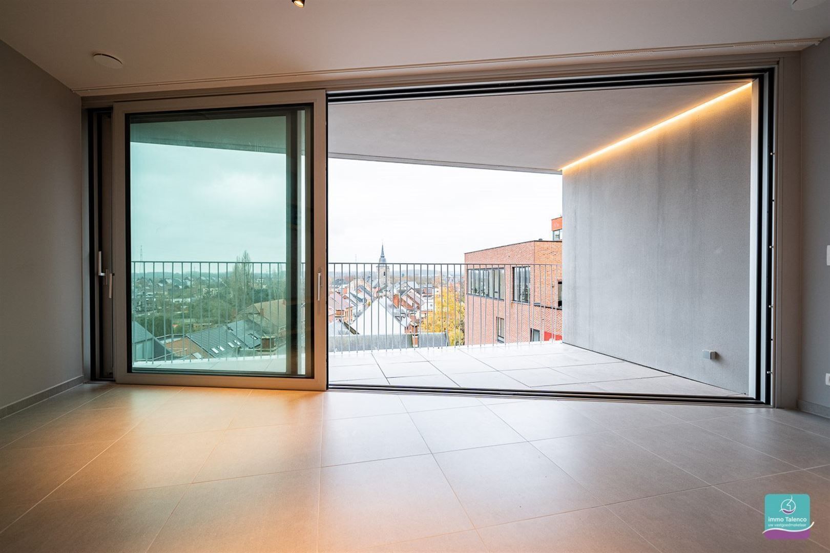 App 1 slpk met dressing/bureau, terras en autostaanplaats foto 14